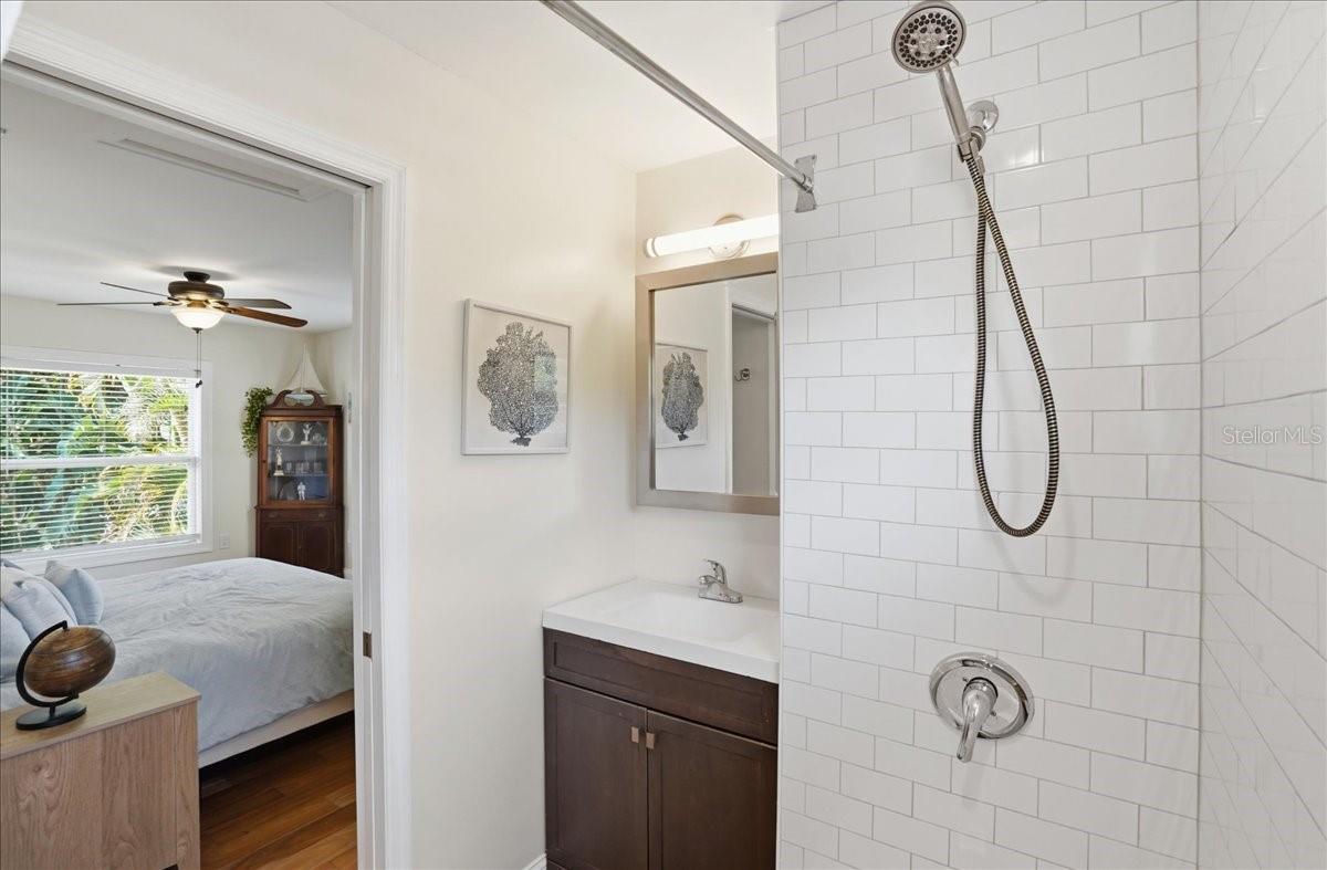 700 66TH AVE S, ST PETERSBURG, FL, 33705