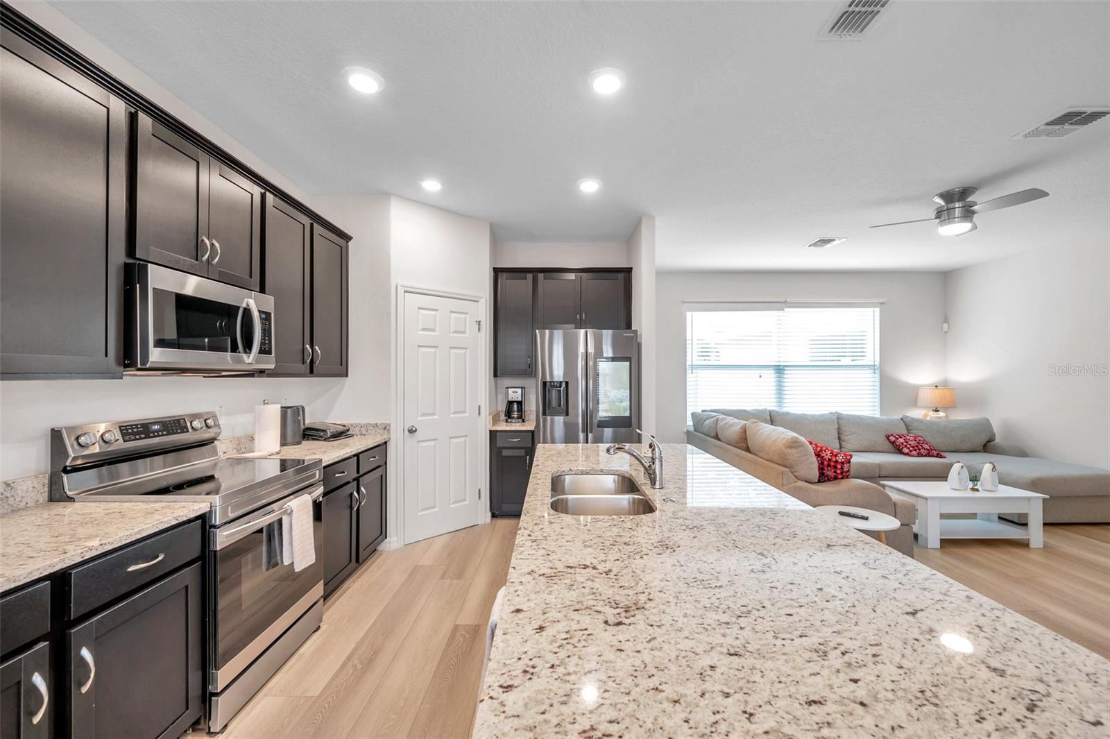 4966 AVALON PARK BLVD, WESLEY CHAPEL, FL, 33545