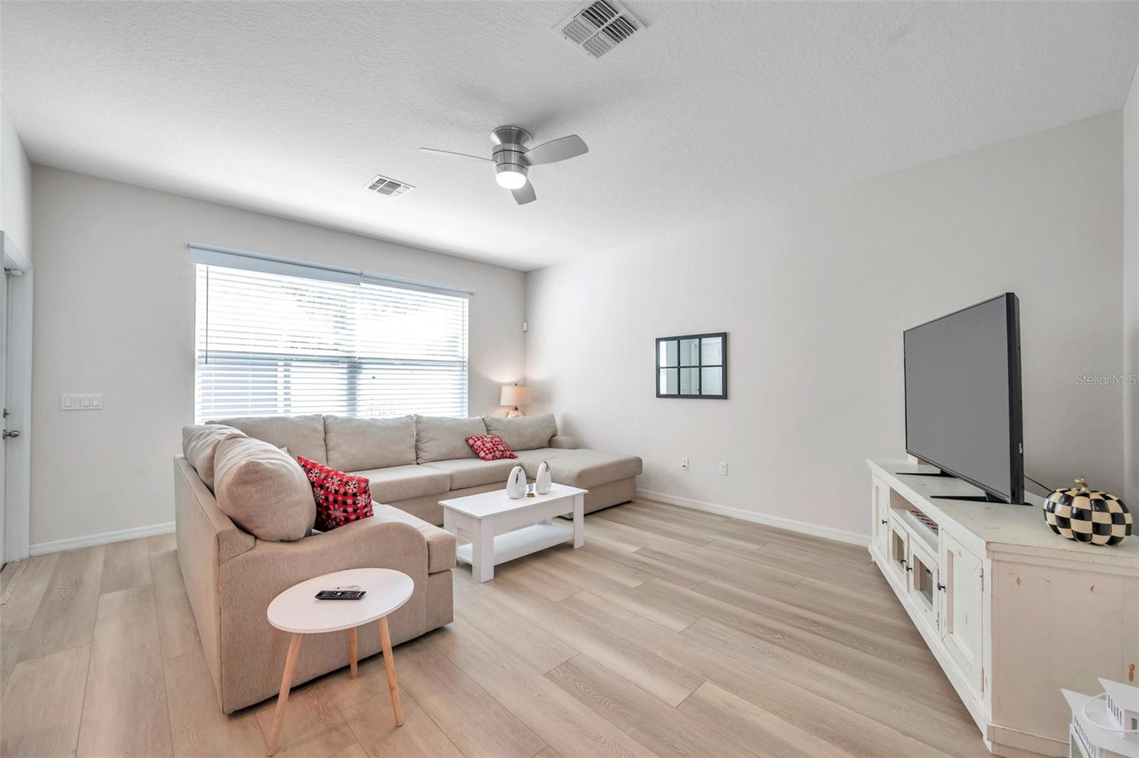 4966 AVALON PARK BLVD, WESLEY CHAPEL, FL, 33545