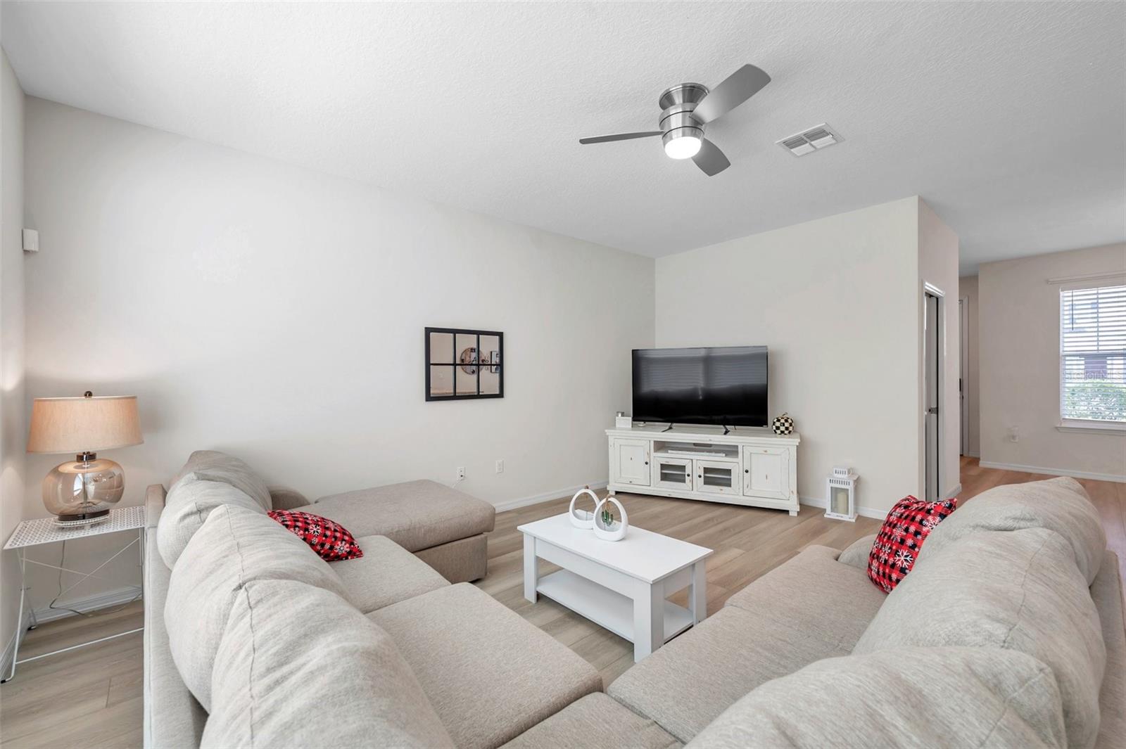 4966 AVALON PARK BLVD, WESLEY CHAPEL, FL, 33545