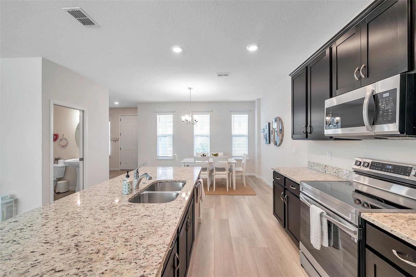 4966 AVALON PARK BLVD, WESLEY CHAPEL, FL, 33545