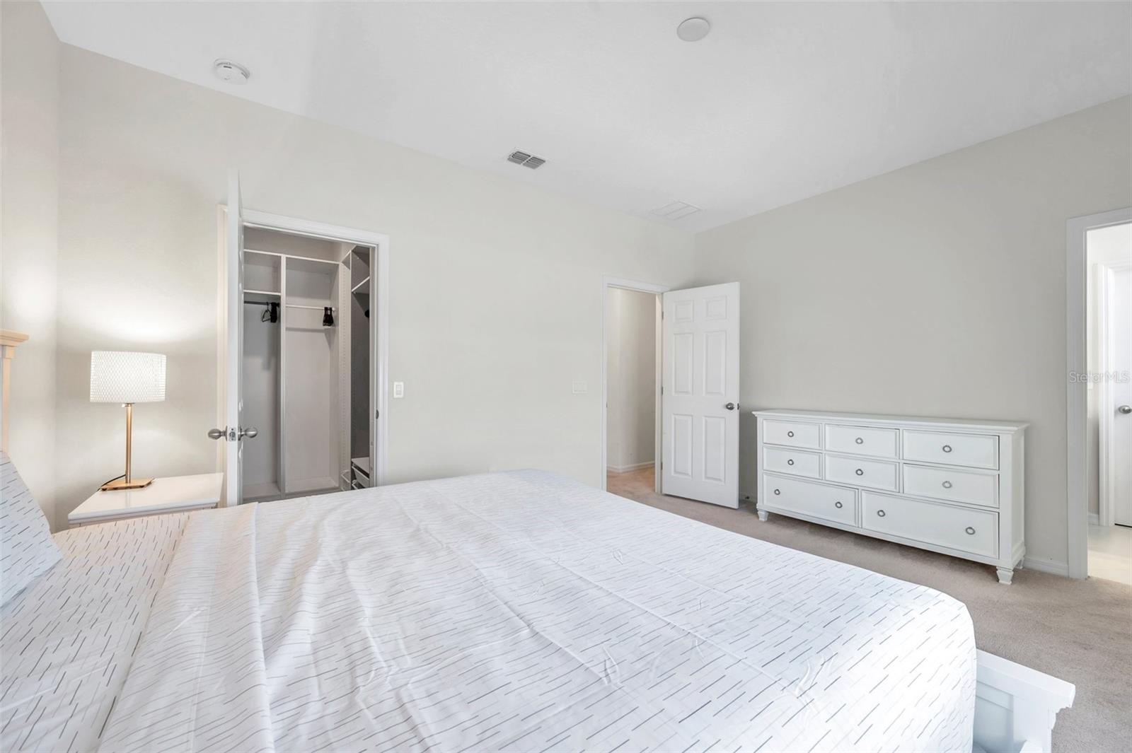 4966 AVALON PARK BLVD, WESLEY CHAPEL, FL, 33545