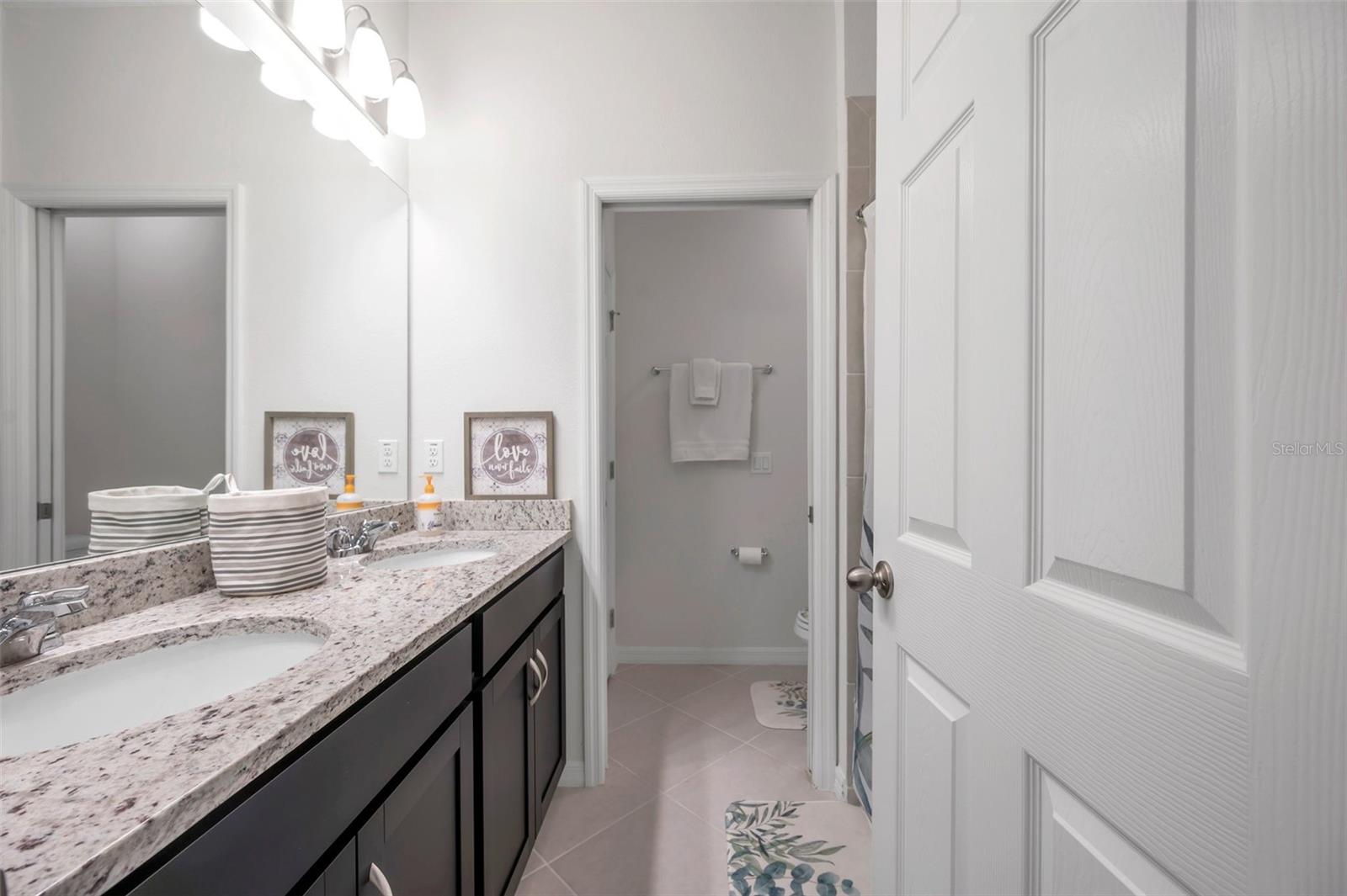 4966 AVALON PARK BLVD, WESLEY CHAPEL, FL, 33545