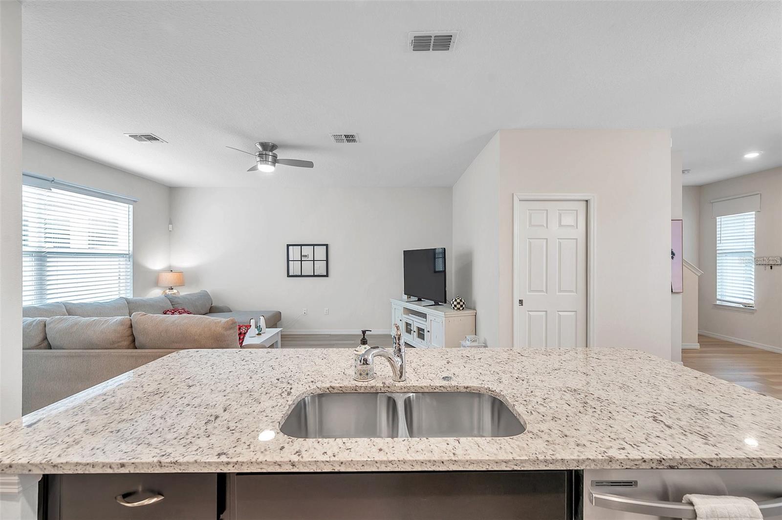 4966 AVALON PARK BLVD, WESLEY CHAPEL, FL, 33545