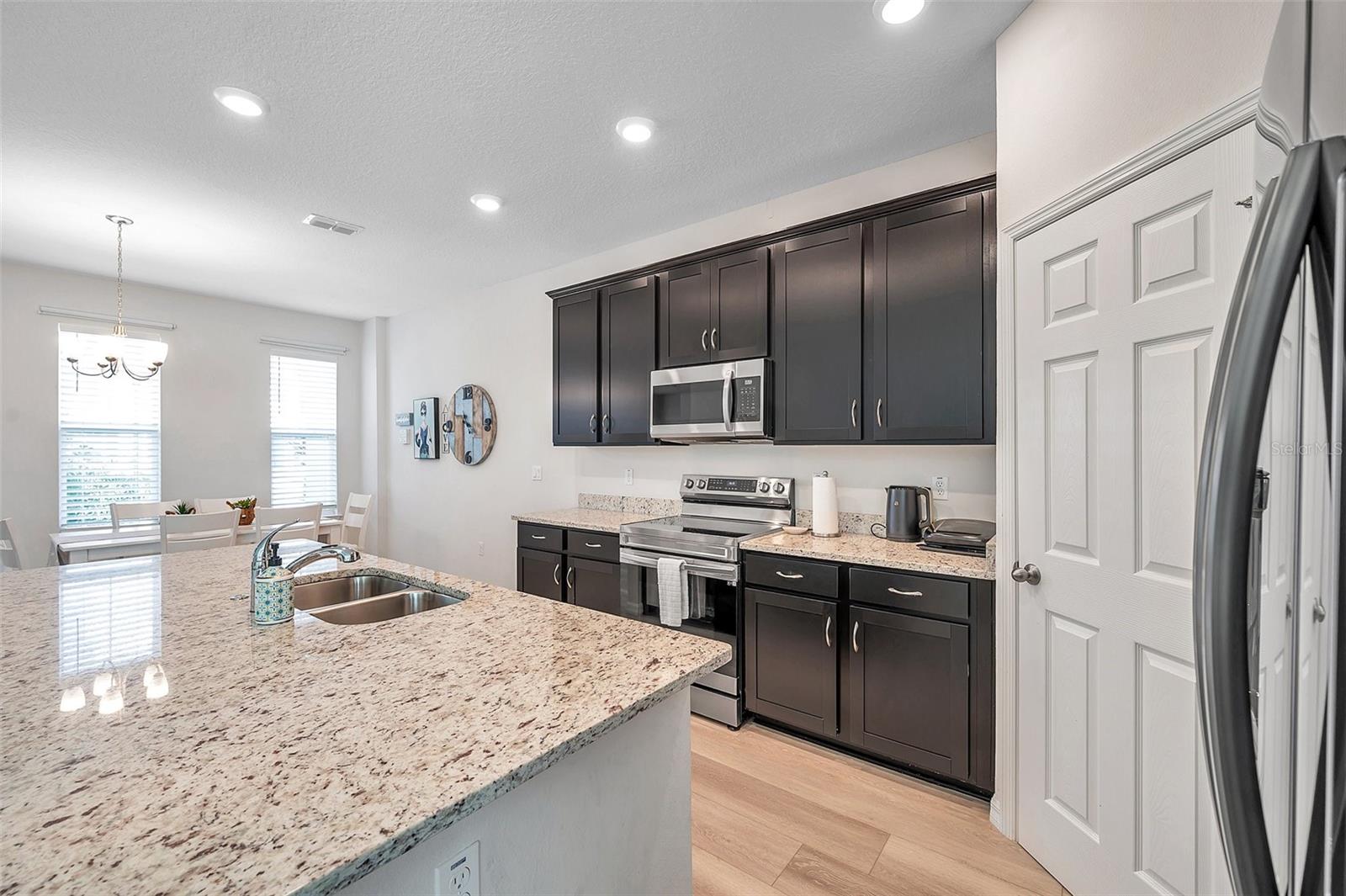 4966 AVALON PARK BLVD, WESLEY CHAPEL, FL, 33545