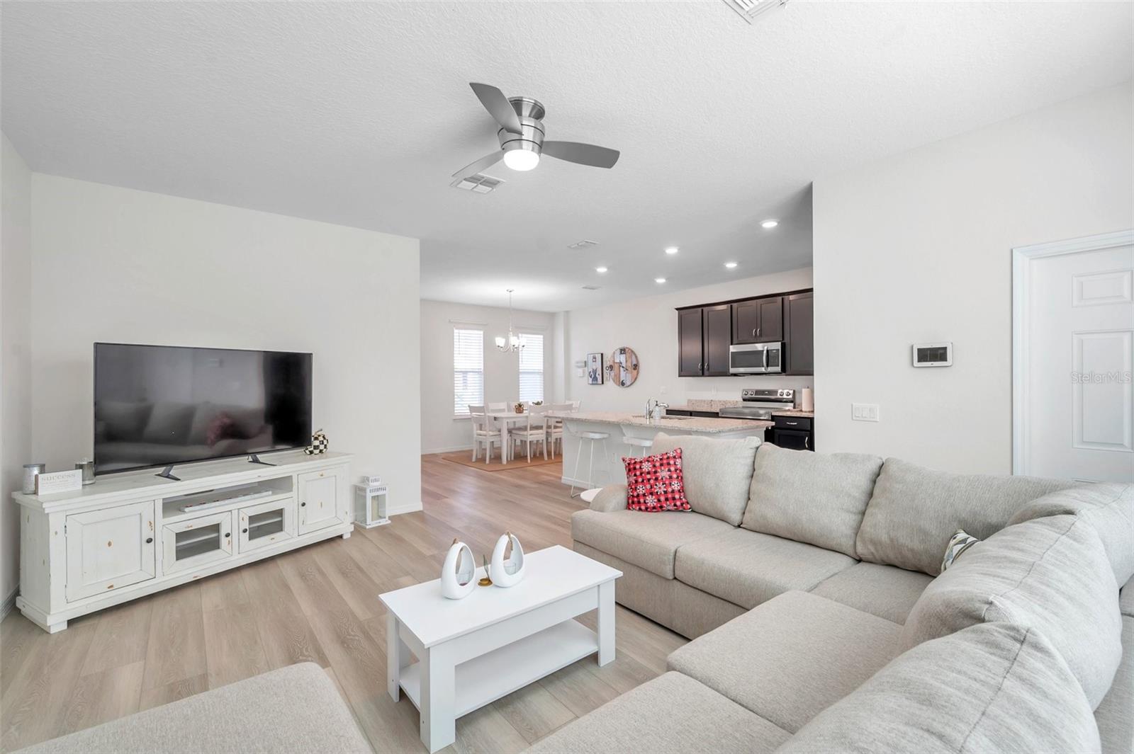 4966 AVALON PARK BLVD, WESLEY CHAPEL, FL, 33545