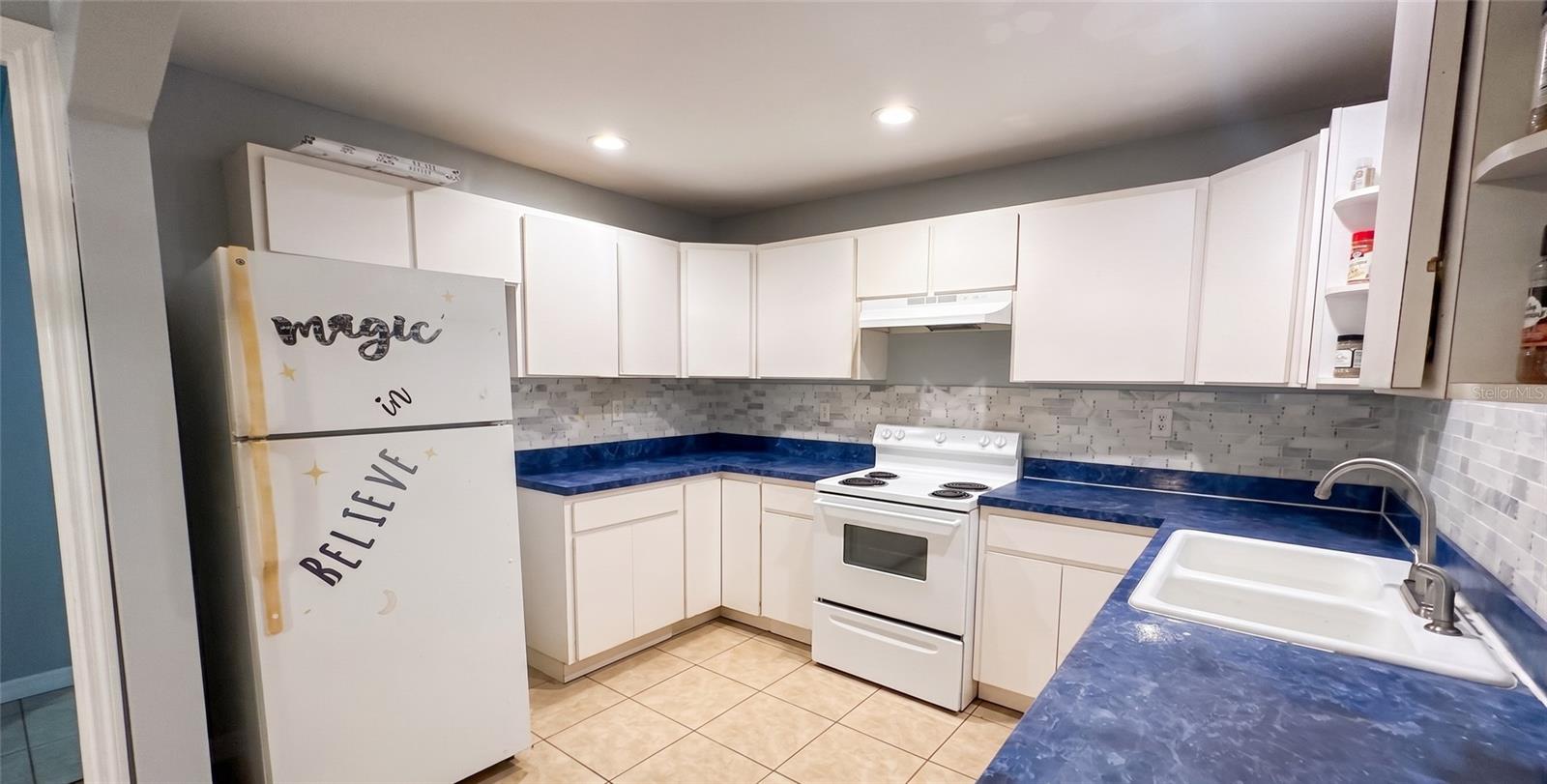 1708 E GENESEE ST, TAMPA, FL, 33610