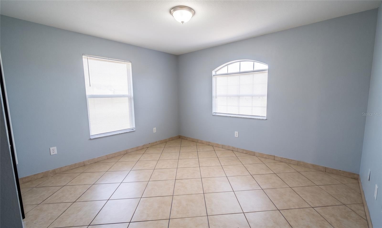 1708 E GENESEE ST, TAMPA, FL, 33610