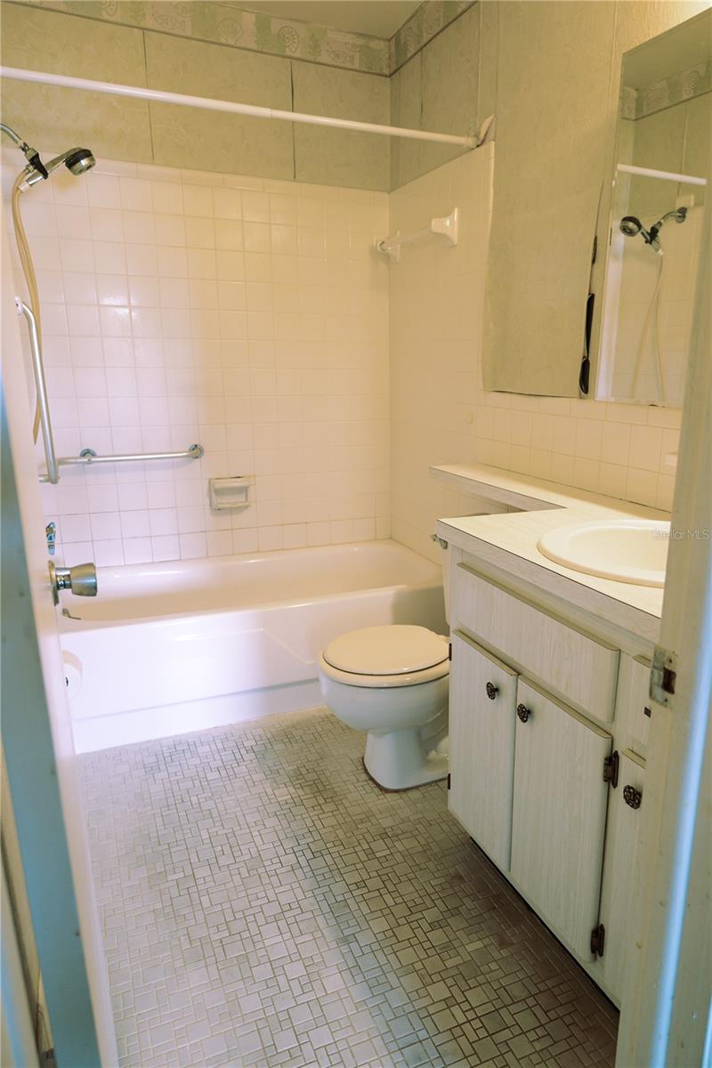 6645 1ST AVE N #103, ST PETERSBURG, FL, 33710