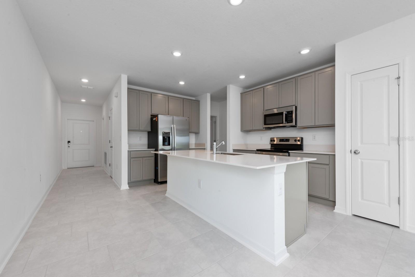 573 BELL PRAIRIE CIR, LAKE WALES, FL, 33859