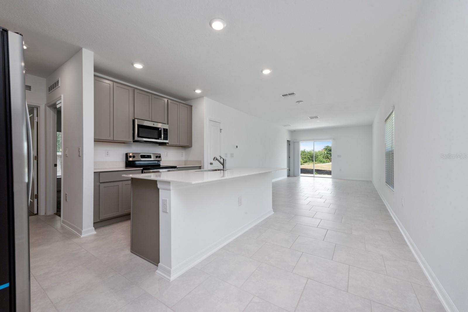 573 BELL PRAIRIE CIR, LAKE WALES, FL, 33859