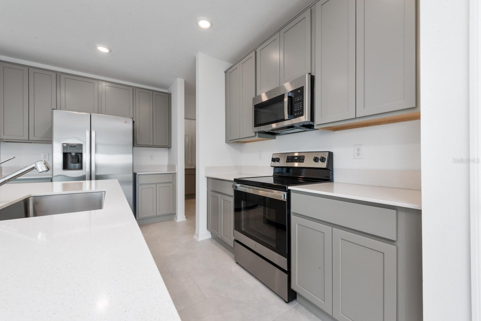 573 BELL PRAIRIE CIR, LAKE WALES, FL, 33859