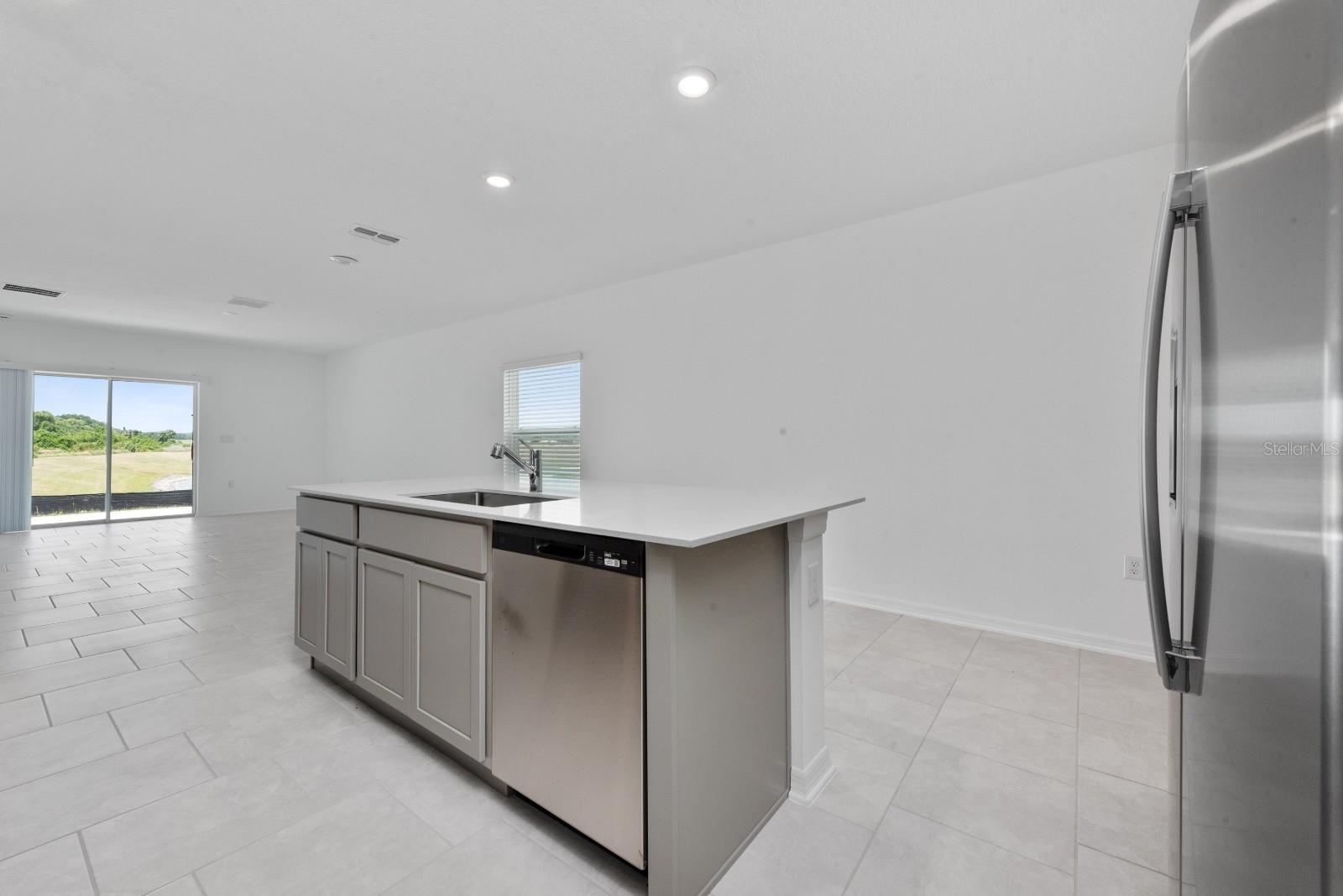 573 BELL PRAIRIE CIR, LAKE WALES, FL, 33859