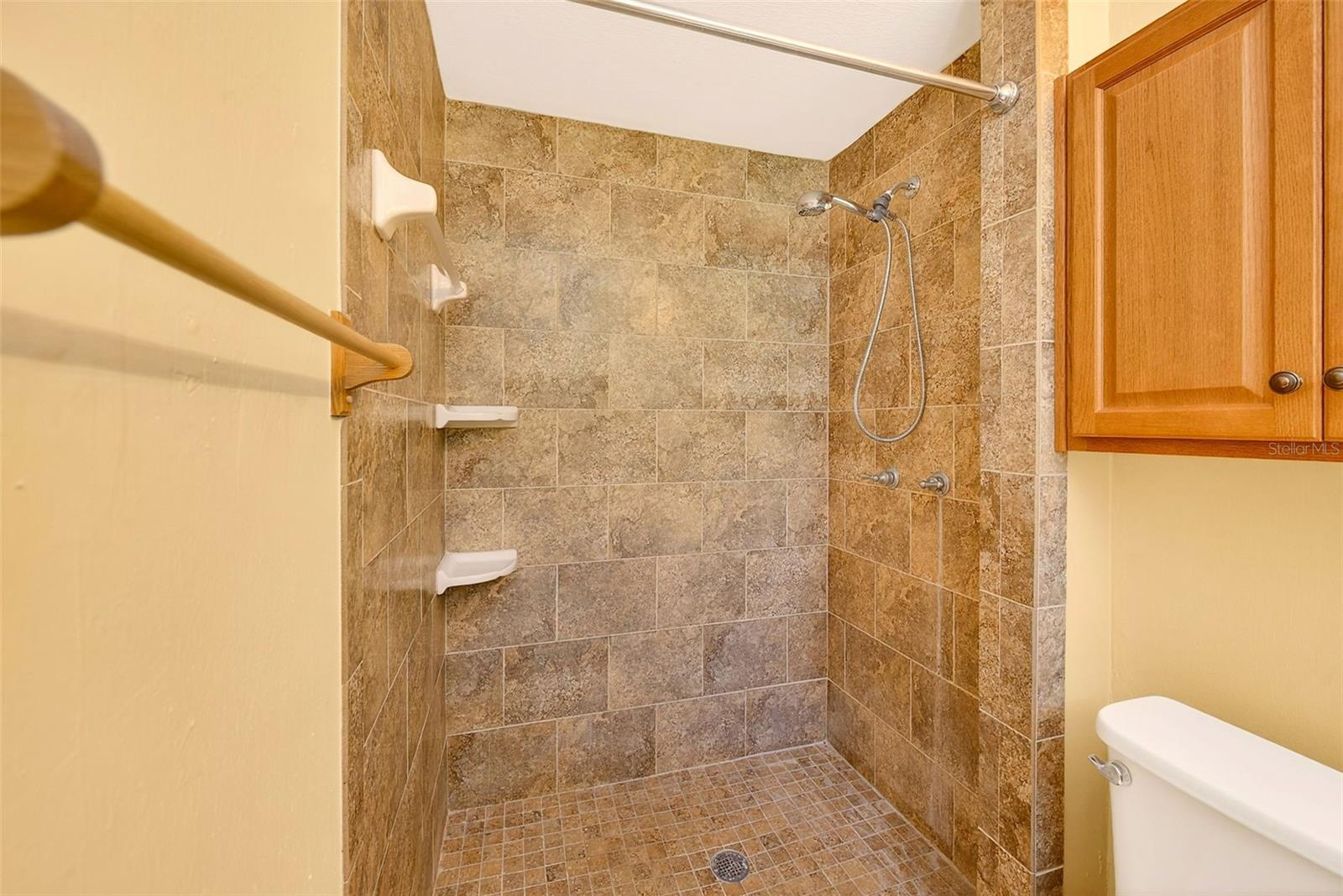 228 SKYWOOD DR, VALRICO, FL, 33594