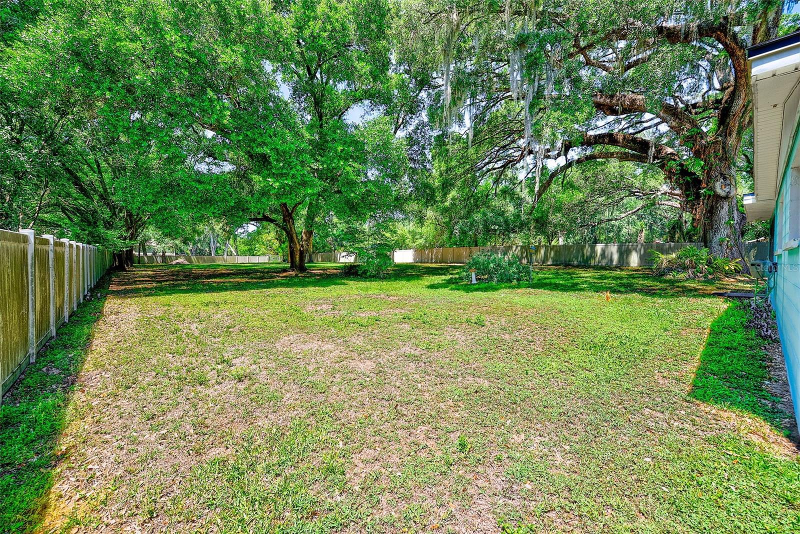 228 SKYWOOD DR, VALRICO, FL, 33594