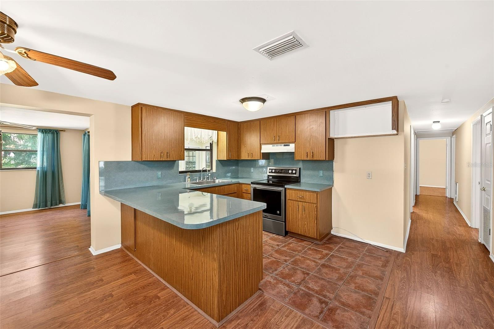 228 SKYWOOD DR, VALRICO, FL, 33594