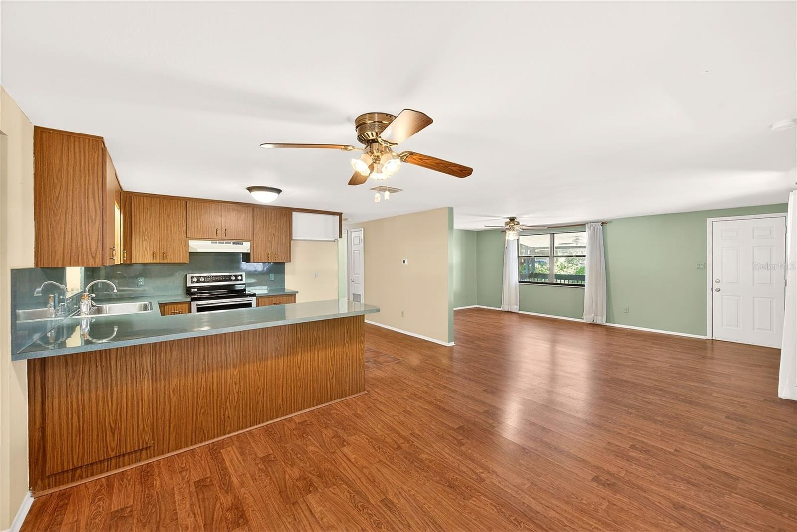 228 SKYWOOD DR, VALRICO, FL, 33594