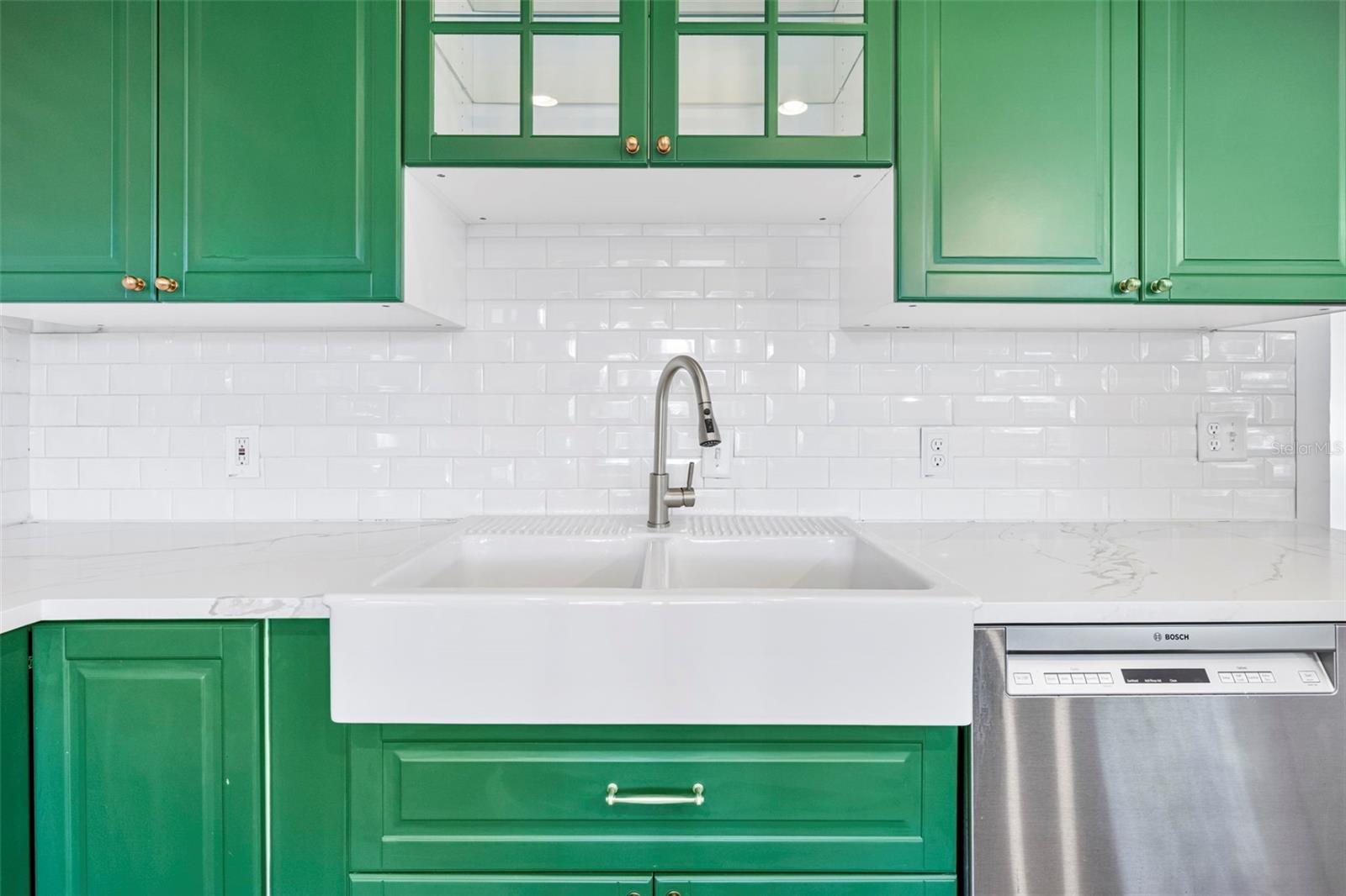 5709 N SUWANEE AVE, TAMPA, FL, 33604