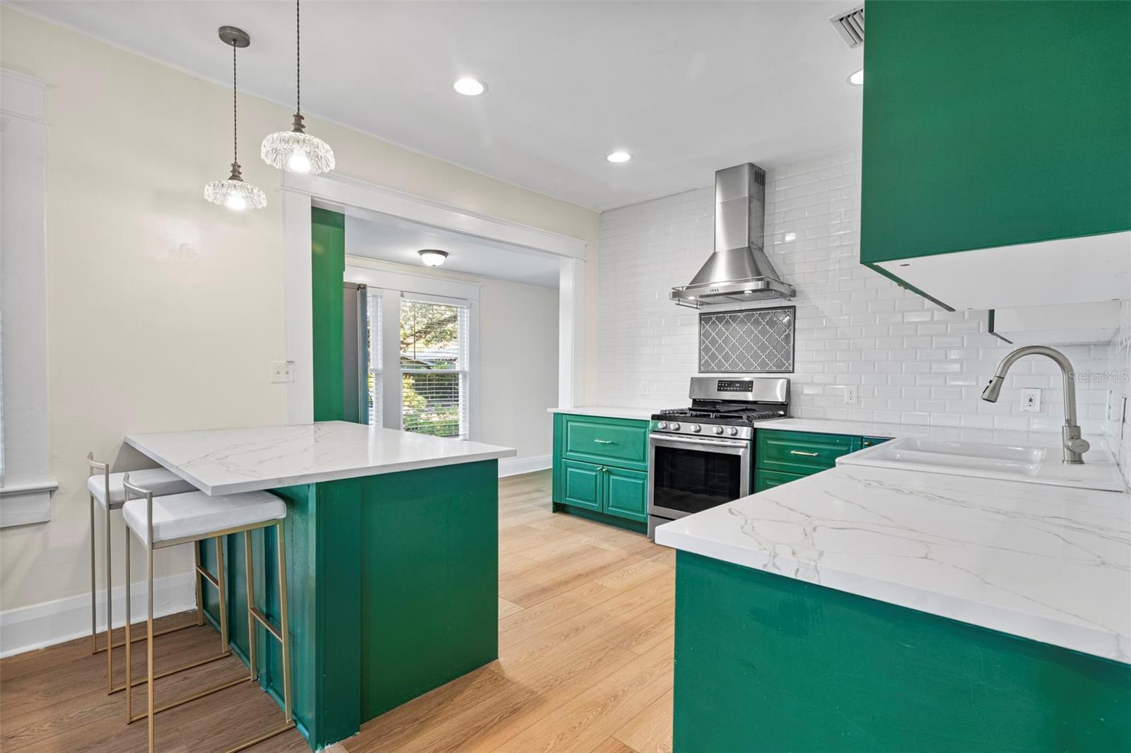 5709 N SUWANEE AVE, TAMPA, FL, 33604