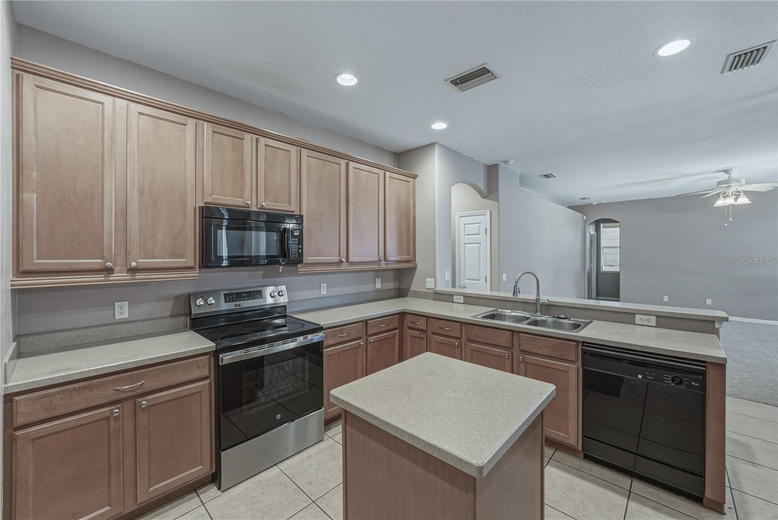 1603 GRAND HERITAGE BLVD, VALRICO, FL, 33594