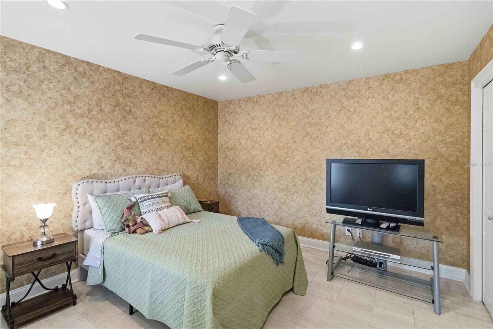 5414 S CRESCENT DR, TAMPA, FL, 33611