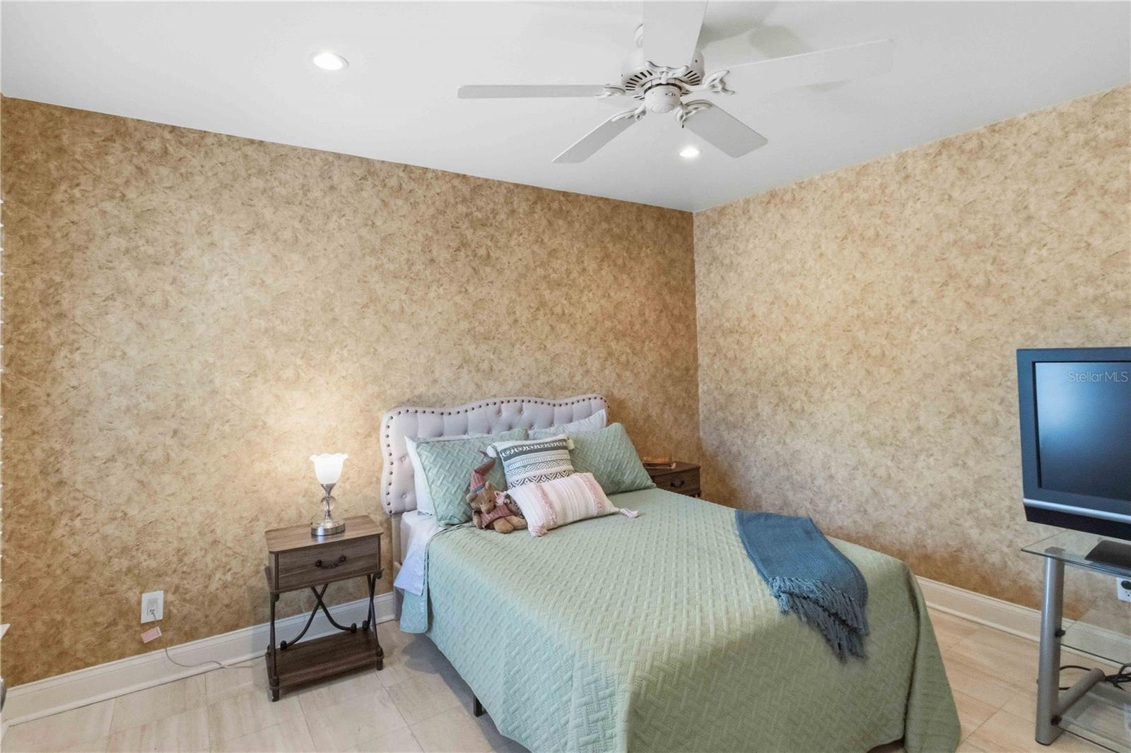 5414 S CRESCENT DR, TAMPA, FL, 33611