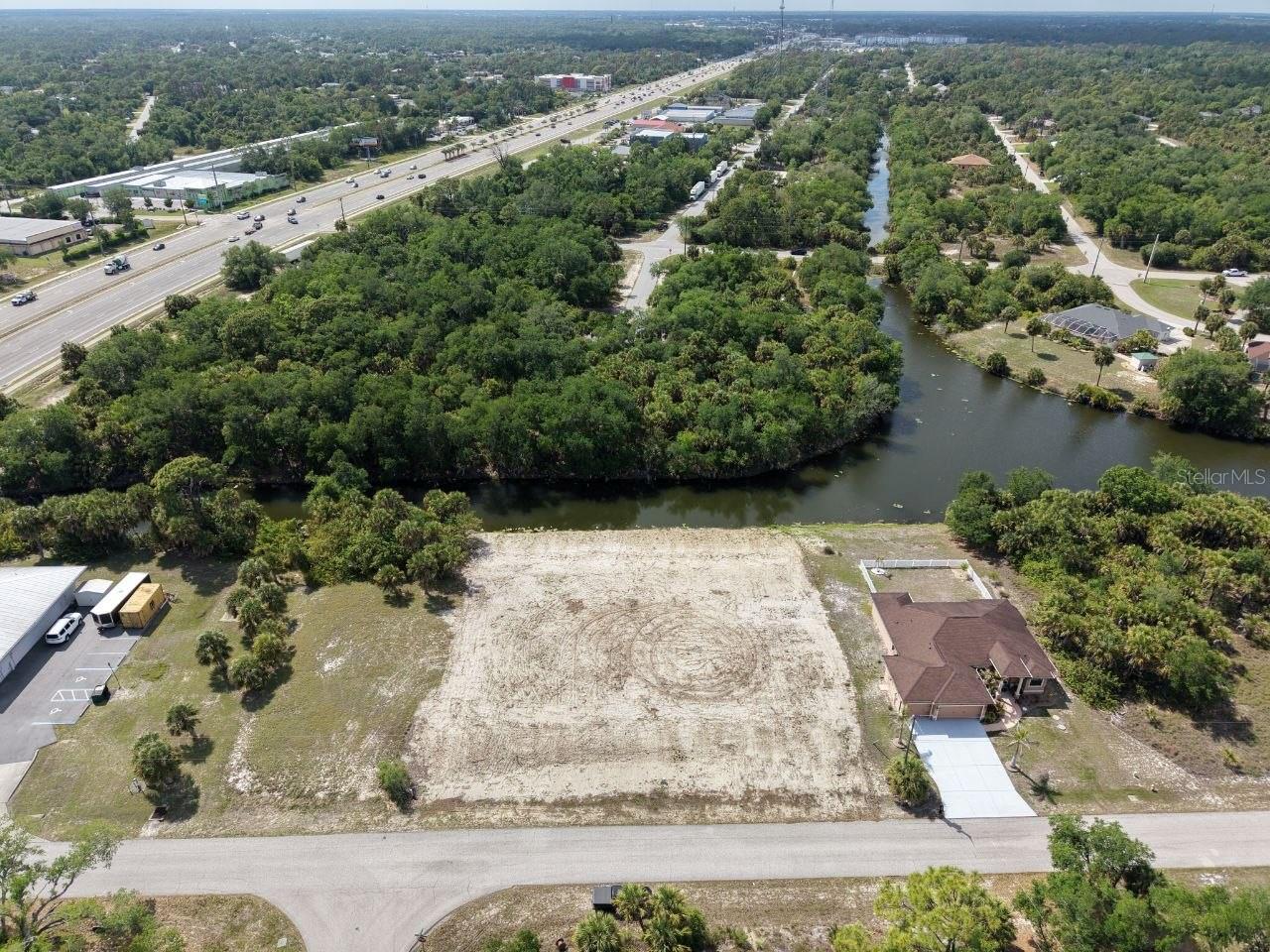 553 PEMBROKE DR, PORT CHARLOTTE, FL, 33954