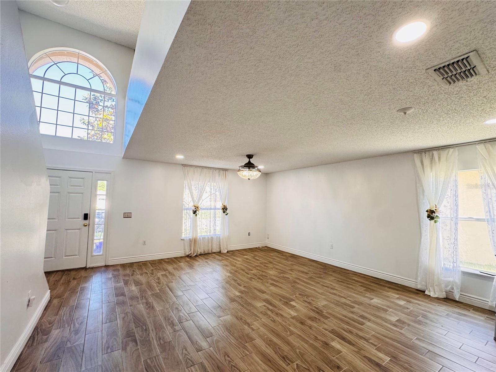 2050 CORNER GLEN DR, ORLANDO, FL, 32820