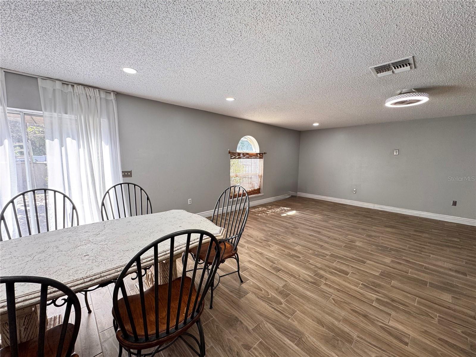 2050 CORNER GLEN DR, ORLANDO, FL, 32820