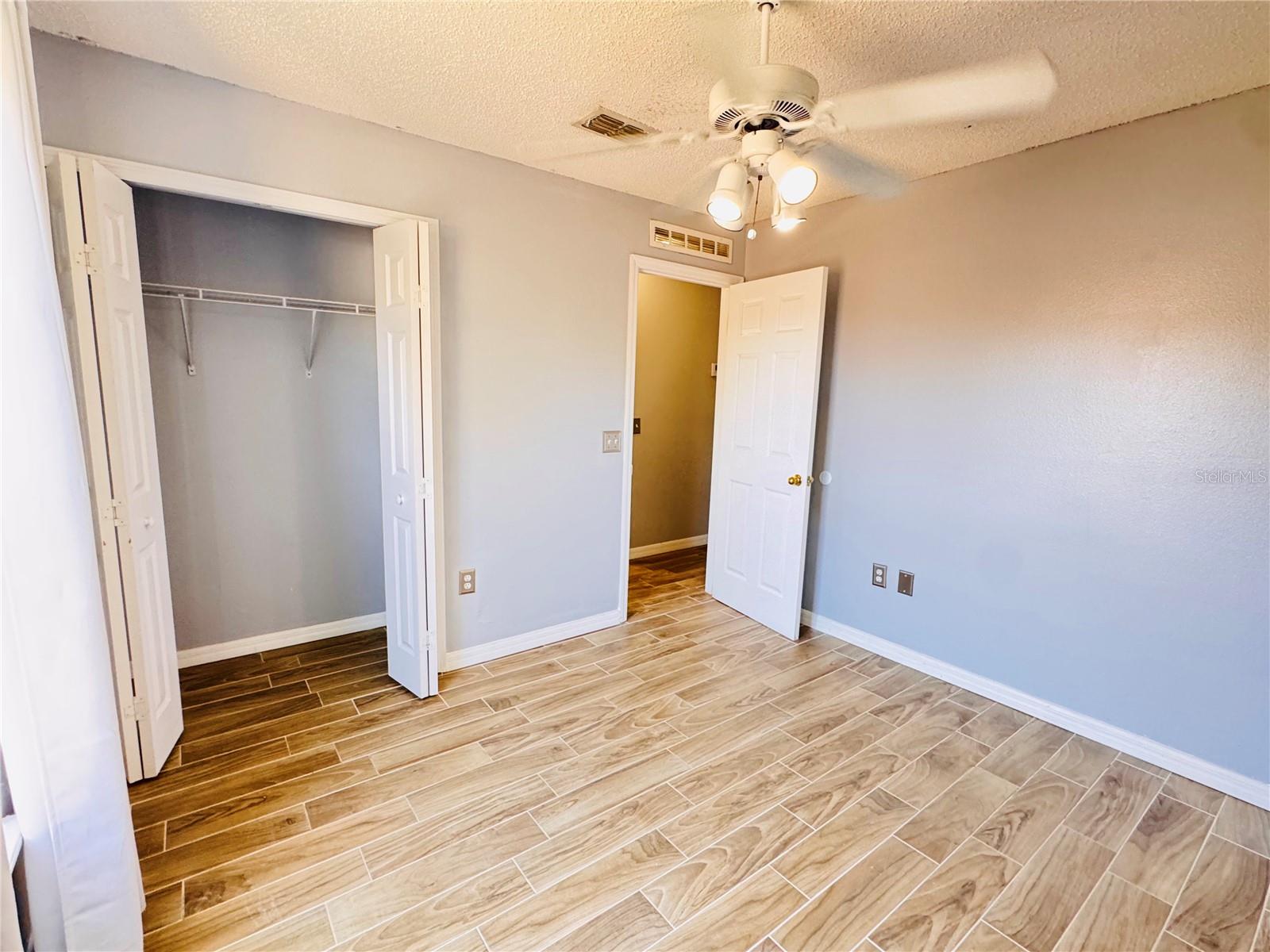 2050 CORNER GLEN DR, ORLANDO, FL, 32820