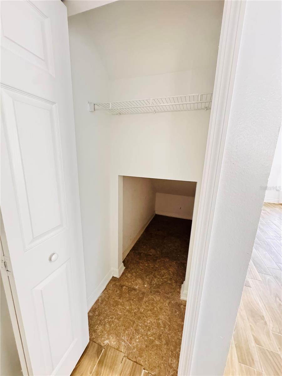 2050 CORNER GLEN DR, ORLANDO, FL, 32820