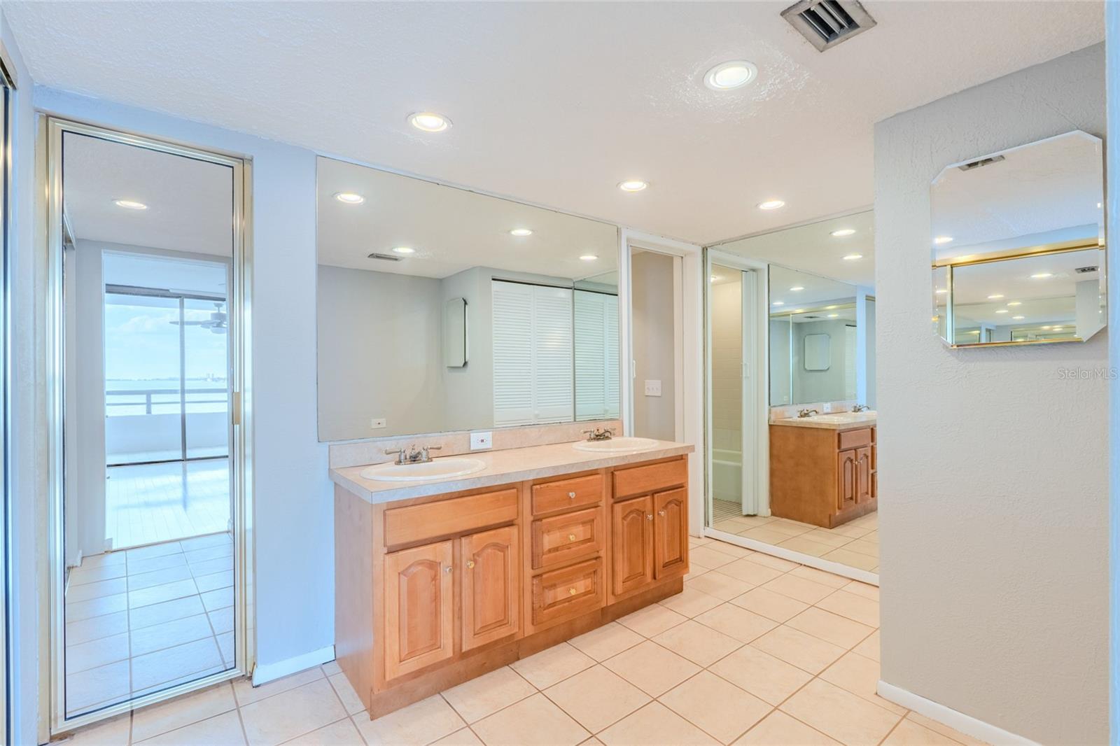 5700 MARINER ST #503A, TAMPA, FL, 33609