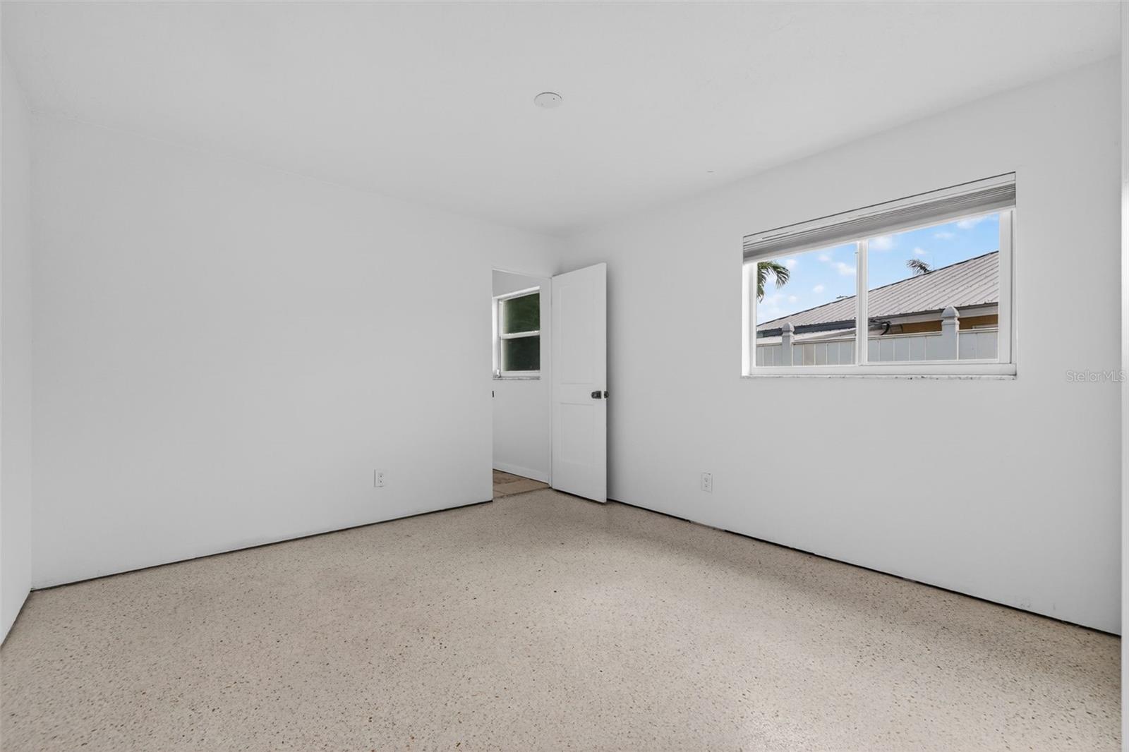 5200 14TH ST NE, ST PETERSBURG, FL, 33703