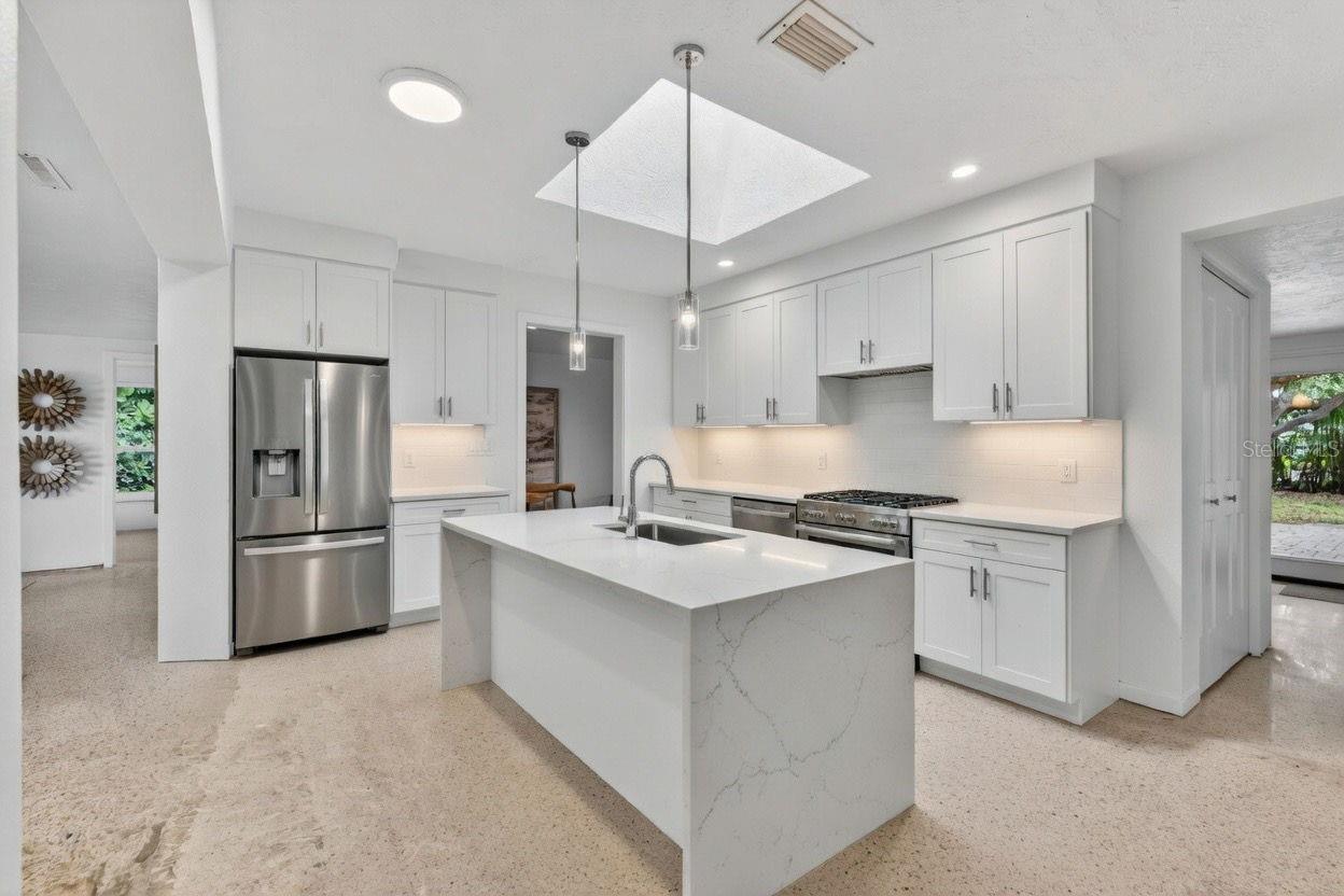 5200 14TH ST NE, ST PETERSBURG, FL, 33703