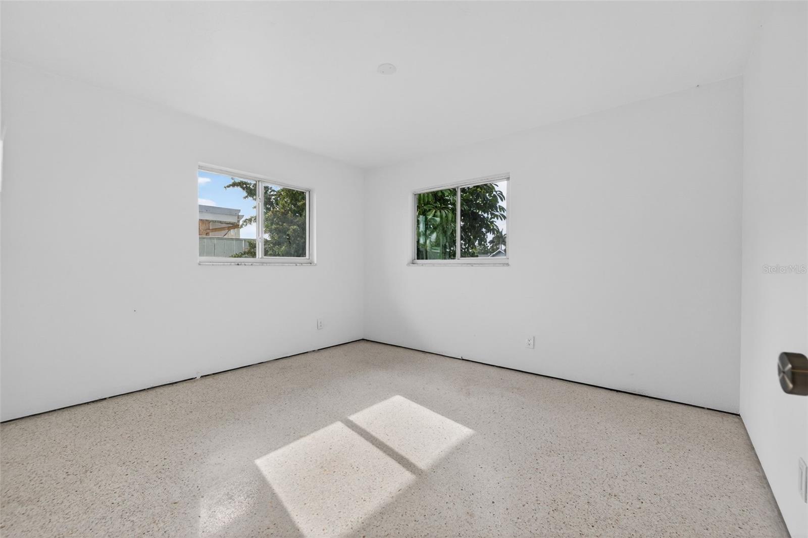 5200 14TH ST NE, ST PETERSBURG, FL, 33703