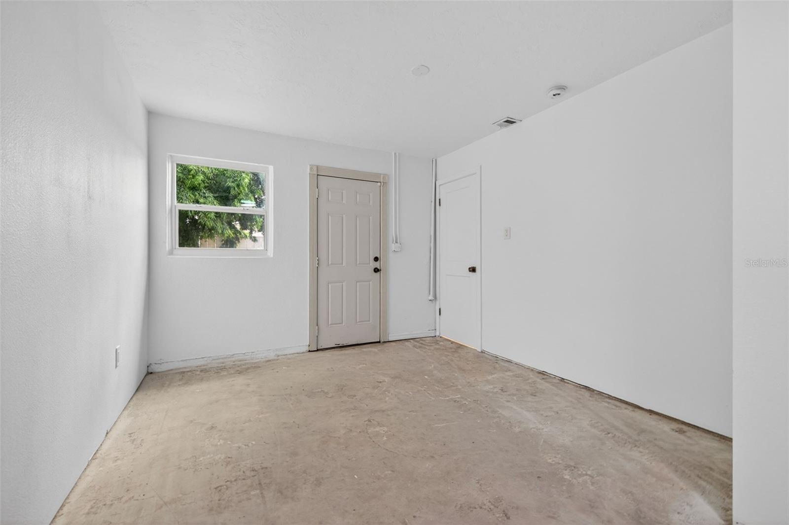 5200 14TH ST NE, ST PETERSBURG, FL, 33703