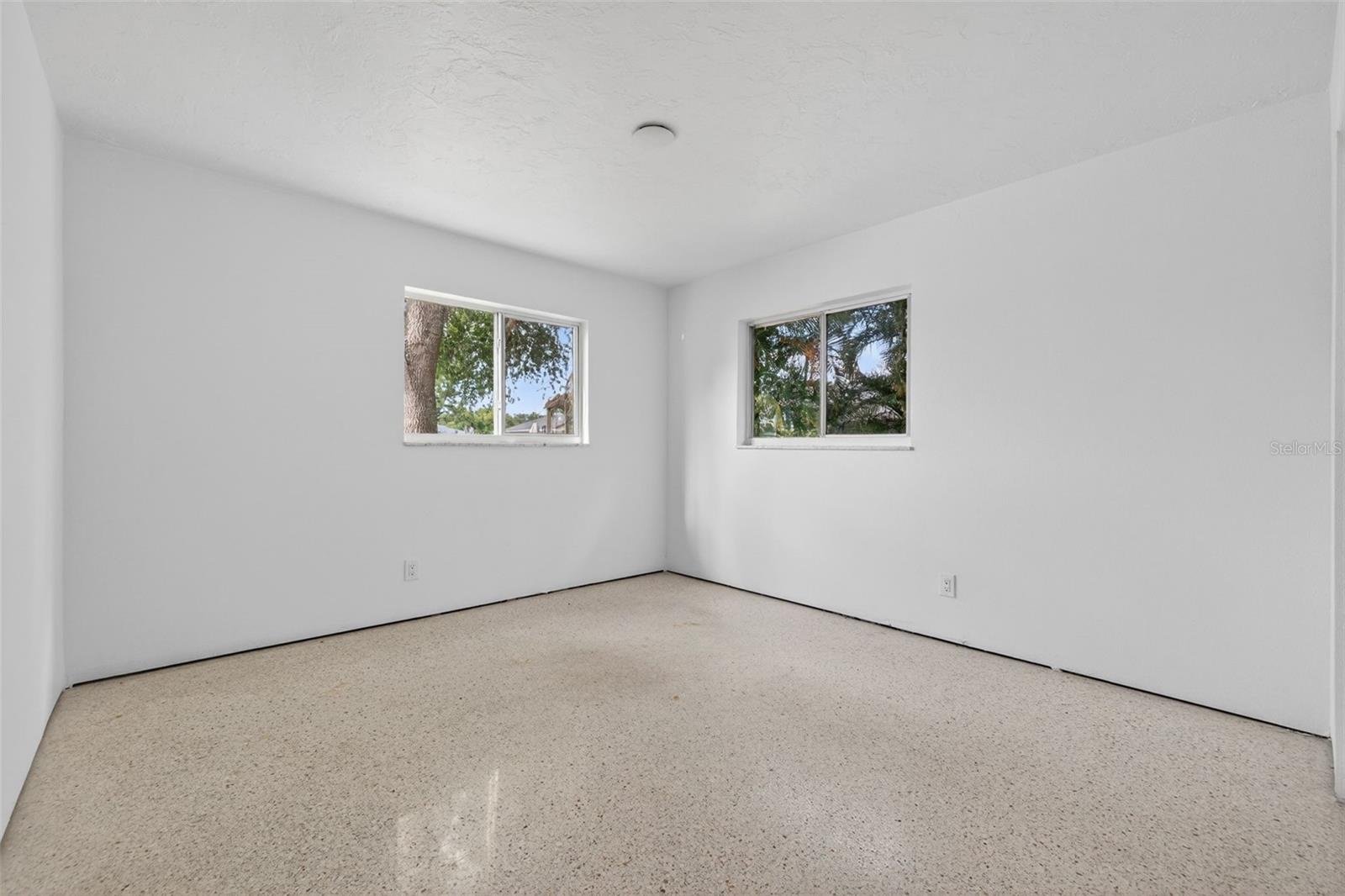 5200 14TH ST NE, ST PETERSBURG, FL, 33703