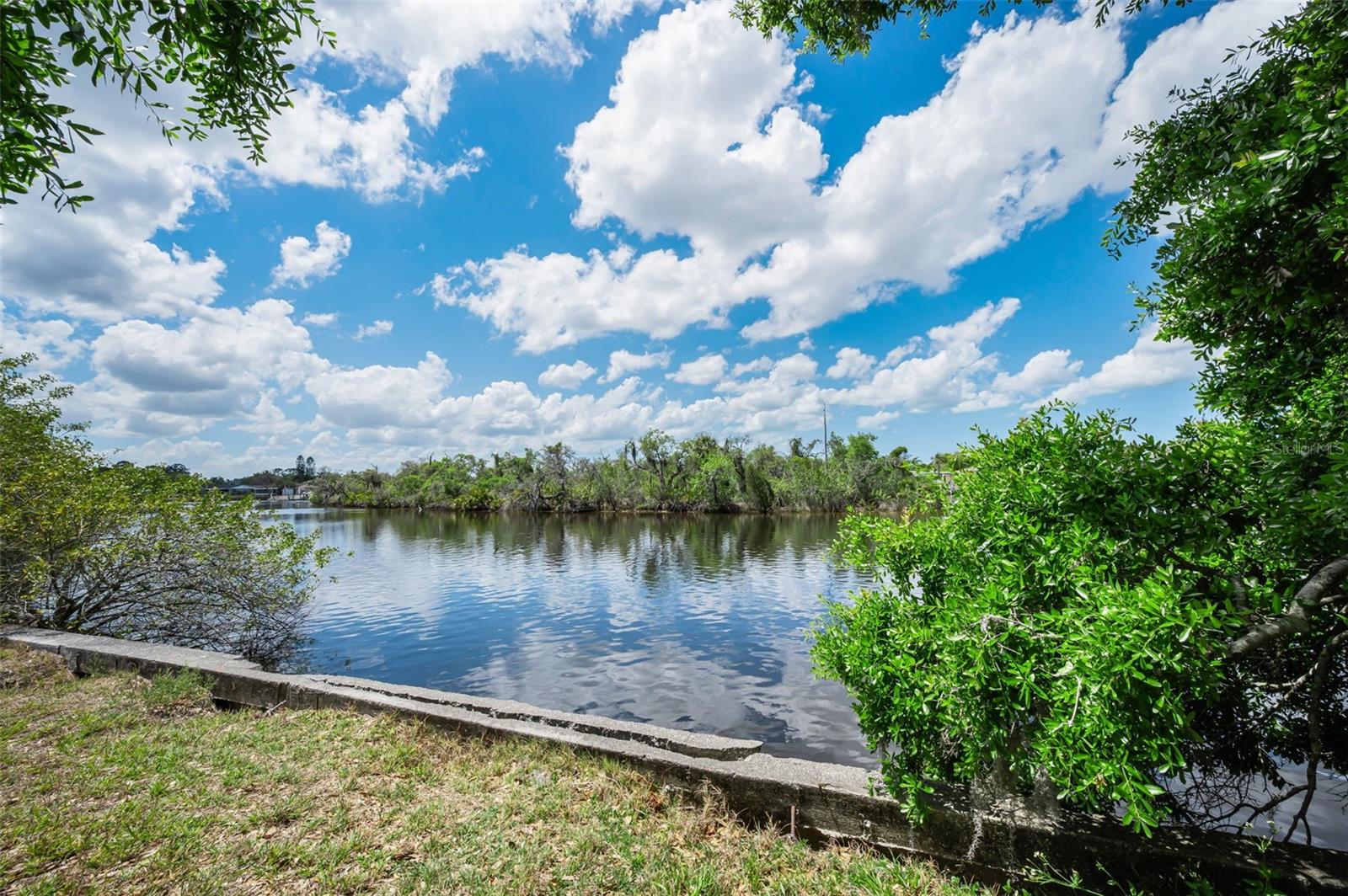 FLOTILLA, HOLIDAY, FL, 34690