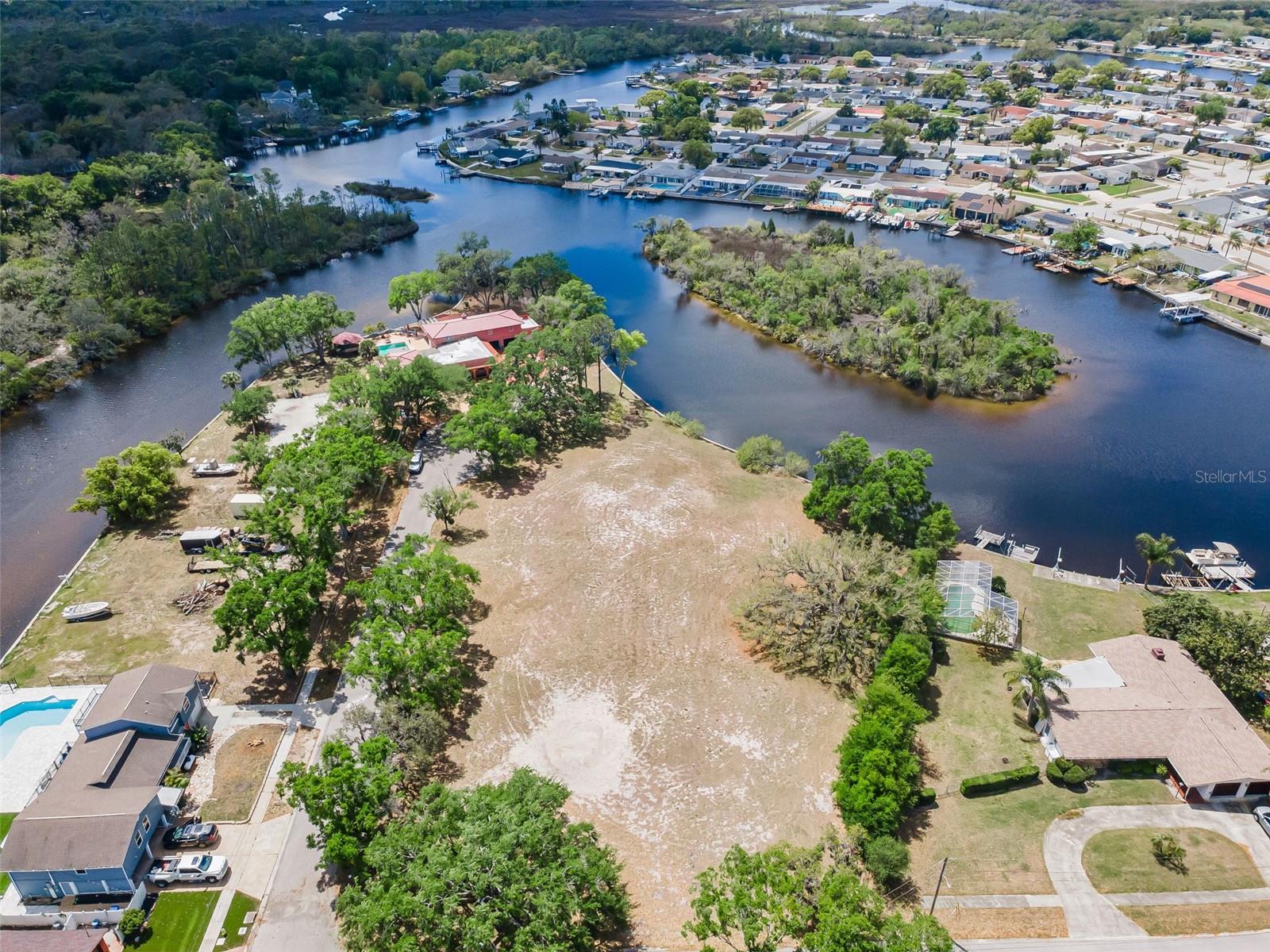 FLOTILLA, HOLIDAY, FL, 34690