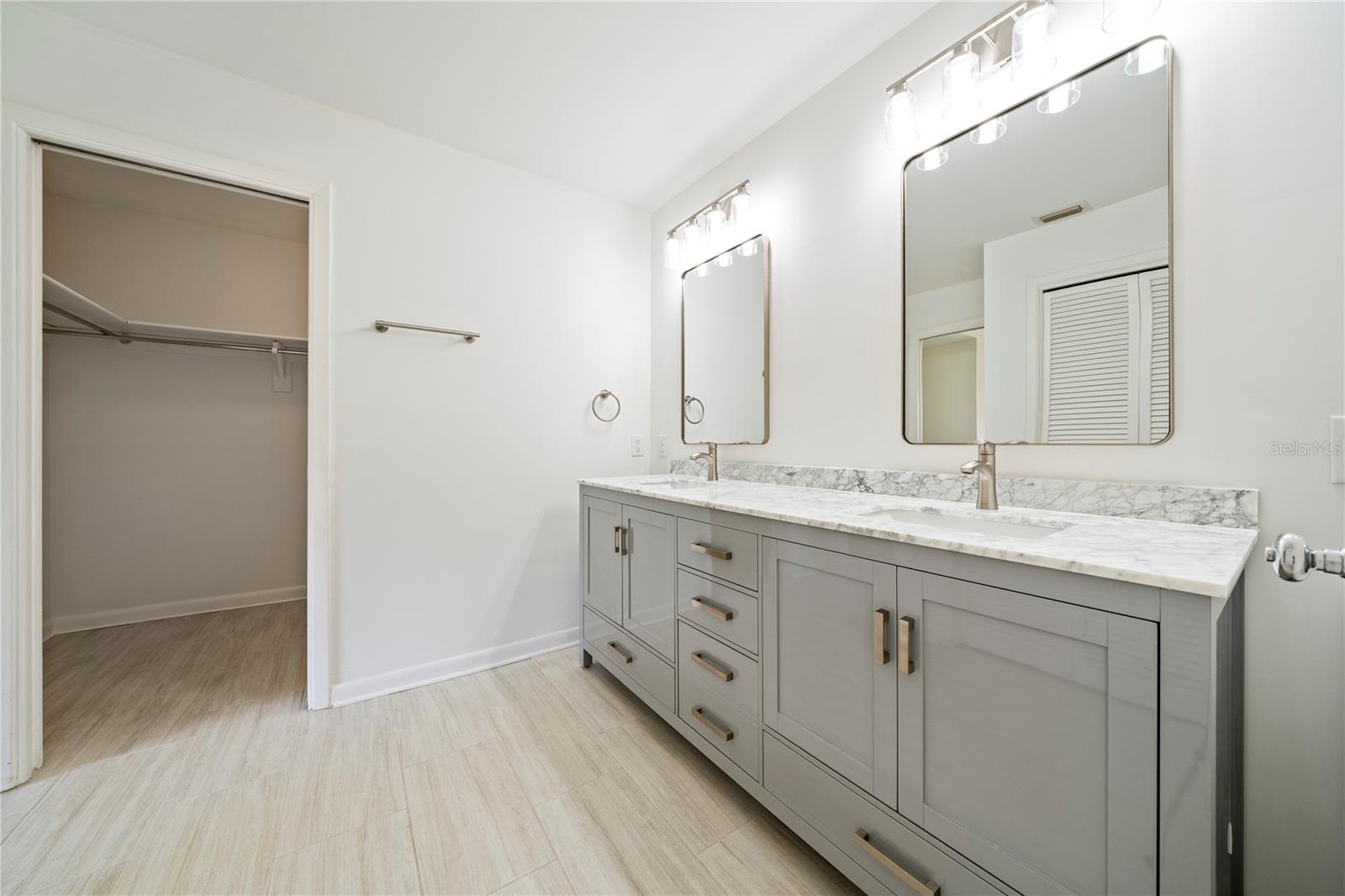 10403 LAKE CARROLL WAY, TAMPA, FL, 33618