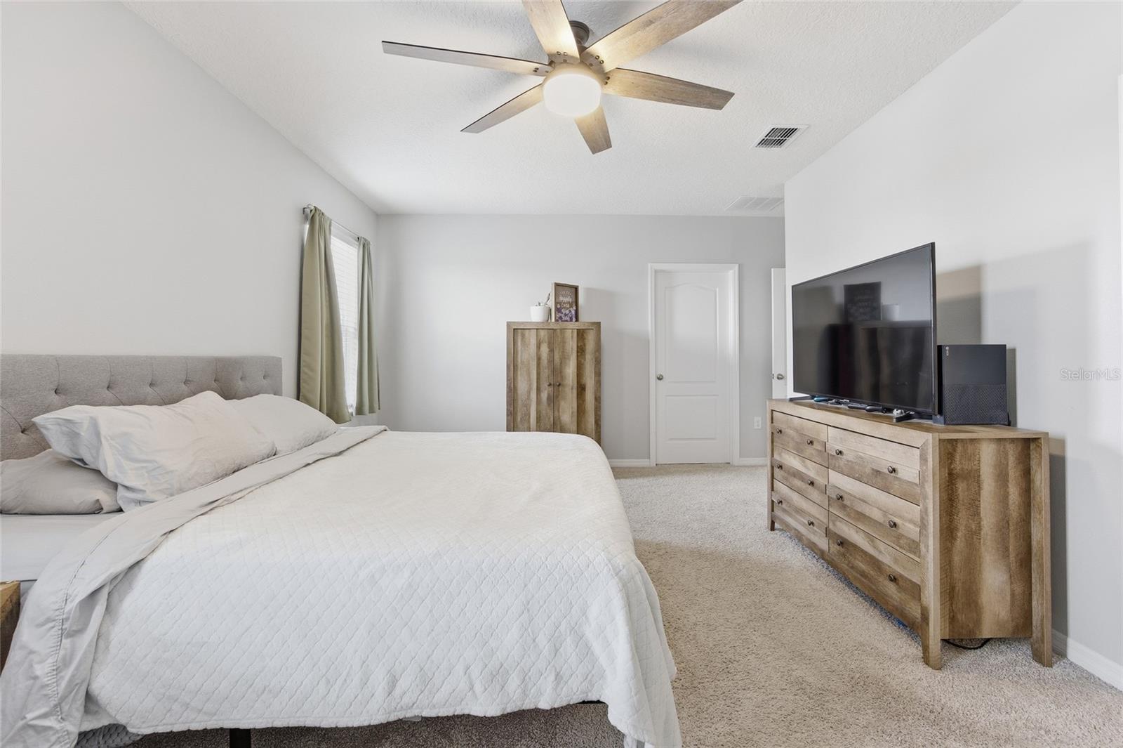 2557 SHAMROCK ST, TAVARES, FL, 32778