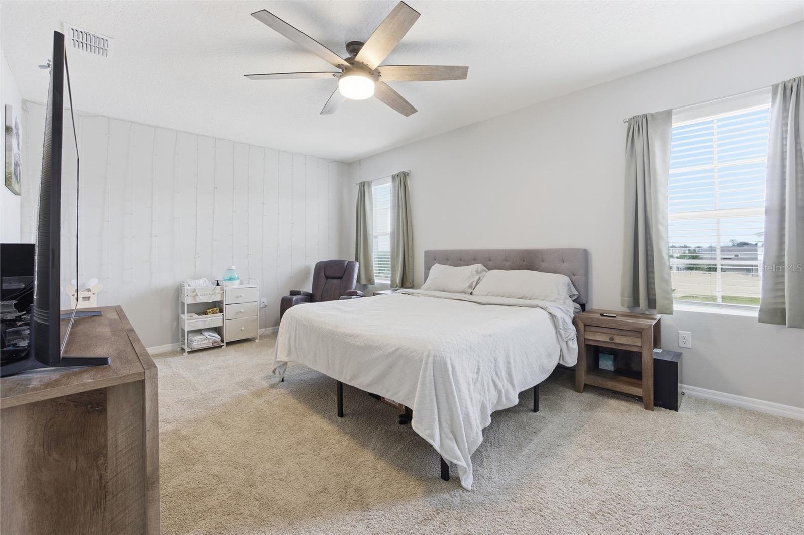 2557 SHAMROCK ST, TAVARES, FL, 32778