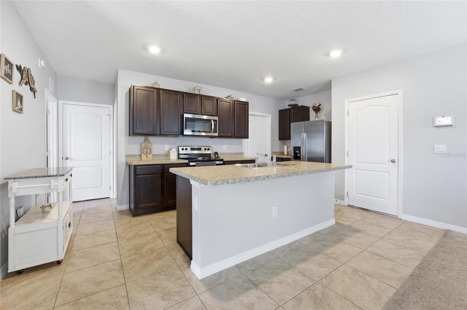 2557 SHAMROCK ST, TAVARES, FL, 32778