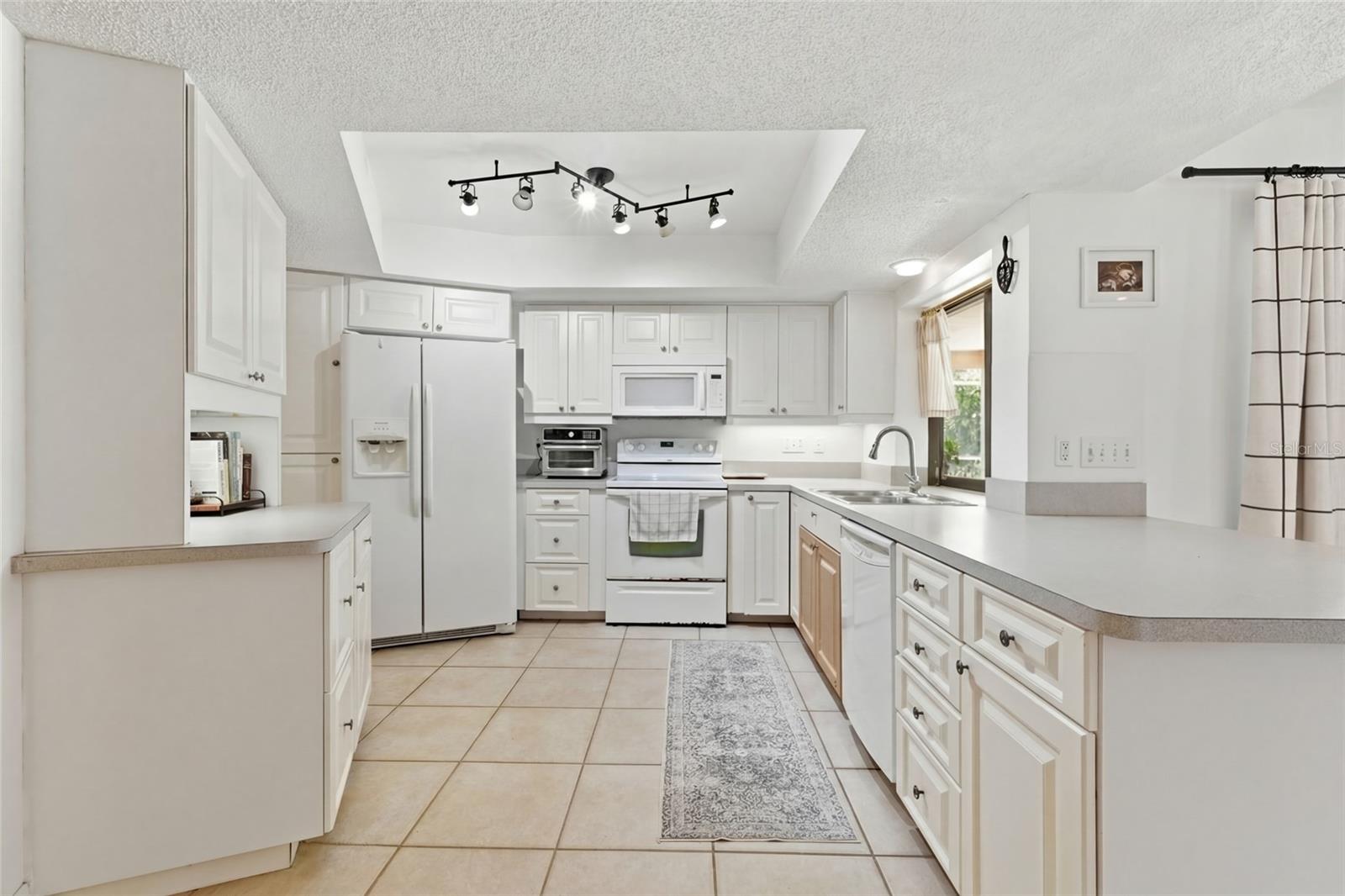 3927 COUNTRY VIEW LN, SARASOTA, FL, 34233