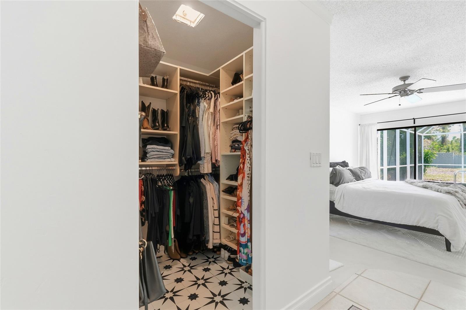 3927 COUNTRY VIEW LN, SARASOTA, FL, 34233