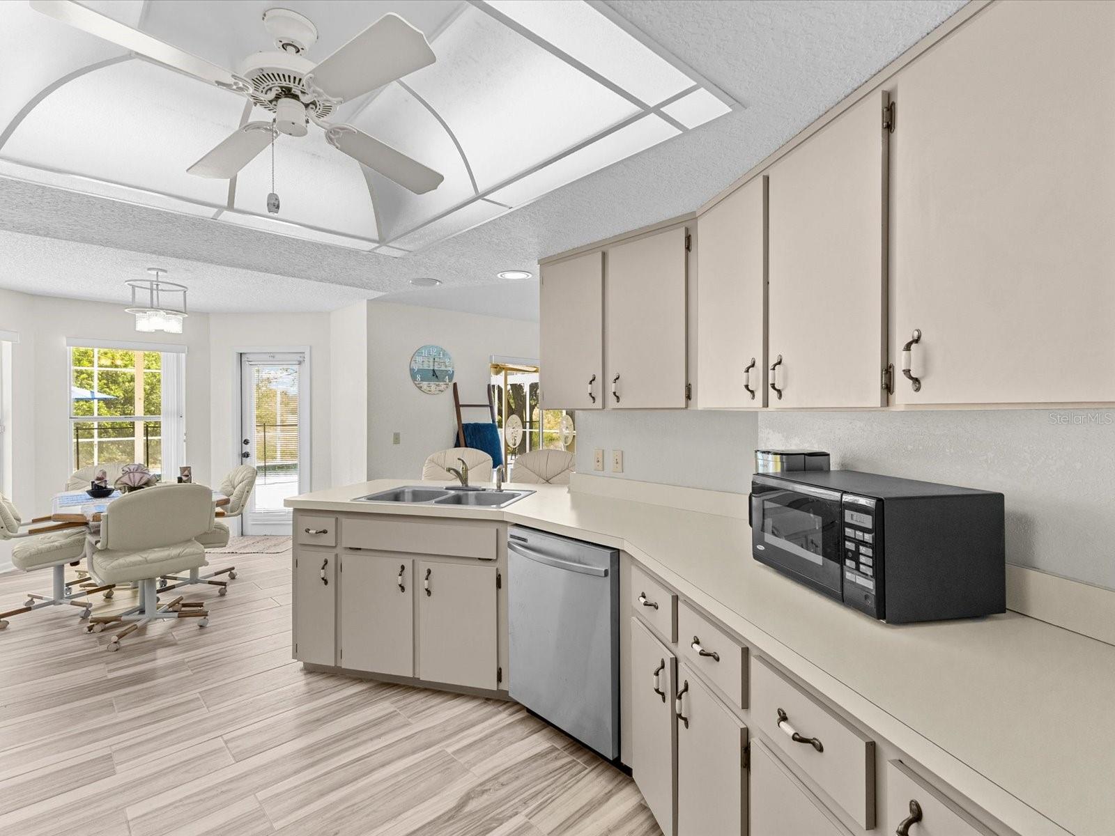 8052 SPRING HILL DR, SPRING HILL, FL, 34606