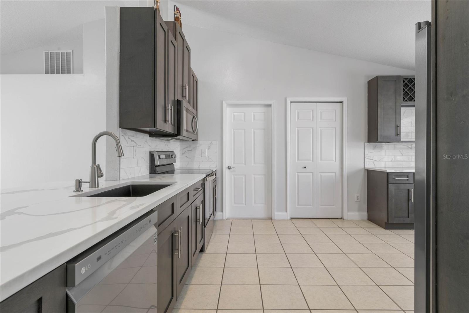 9 FIRETHORN LN, PALM COAST, FL, 32137