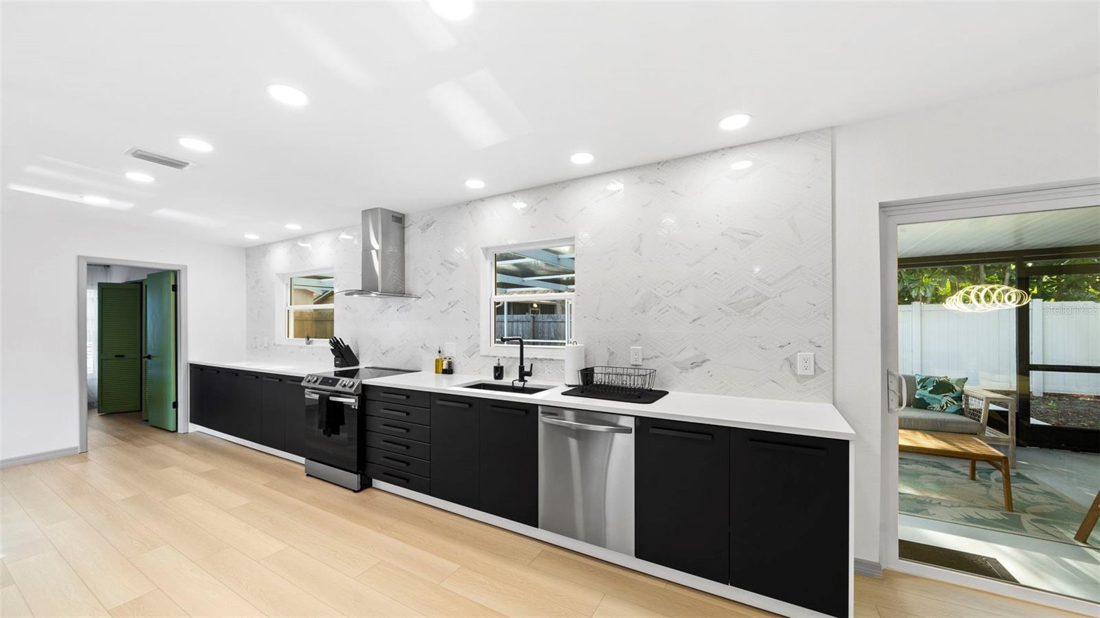 11123 117TH WAY, SEMINOLE, FL, 33778