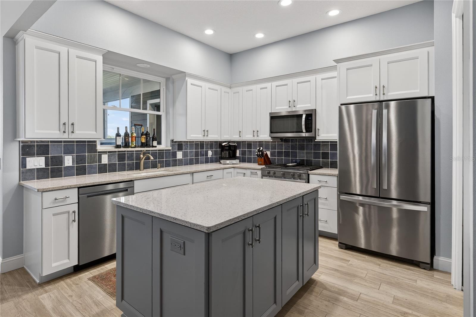 260 S CENTRAL AVE, UMATILLA, FL, 32784