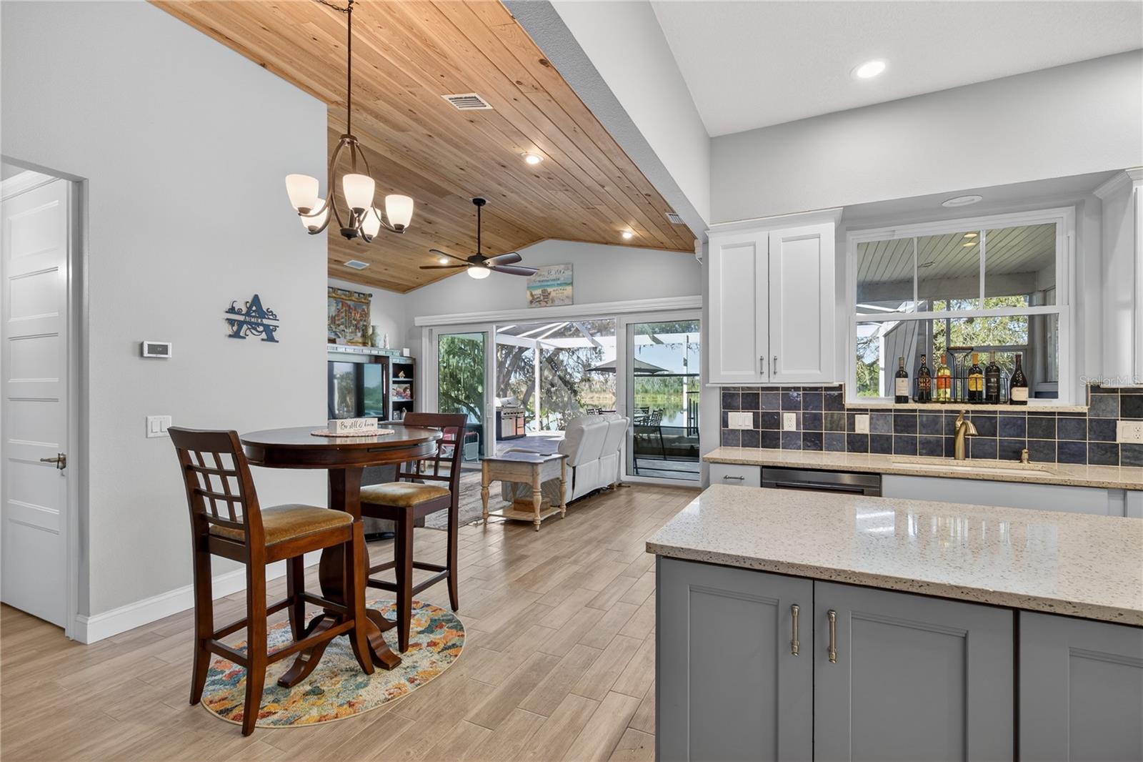 260 S CENTRAL AVE, UMATILLA, FL, 32784